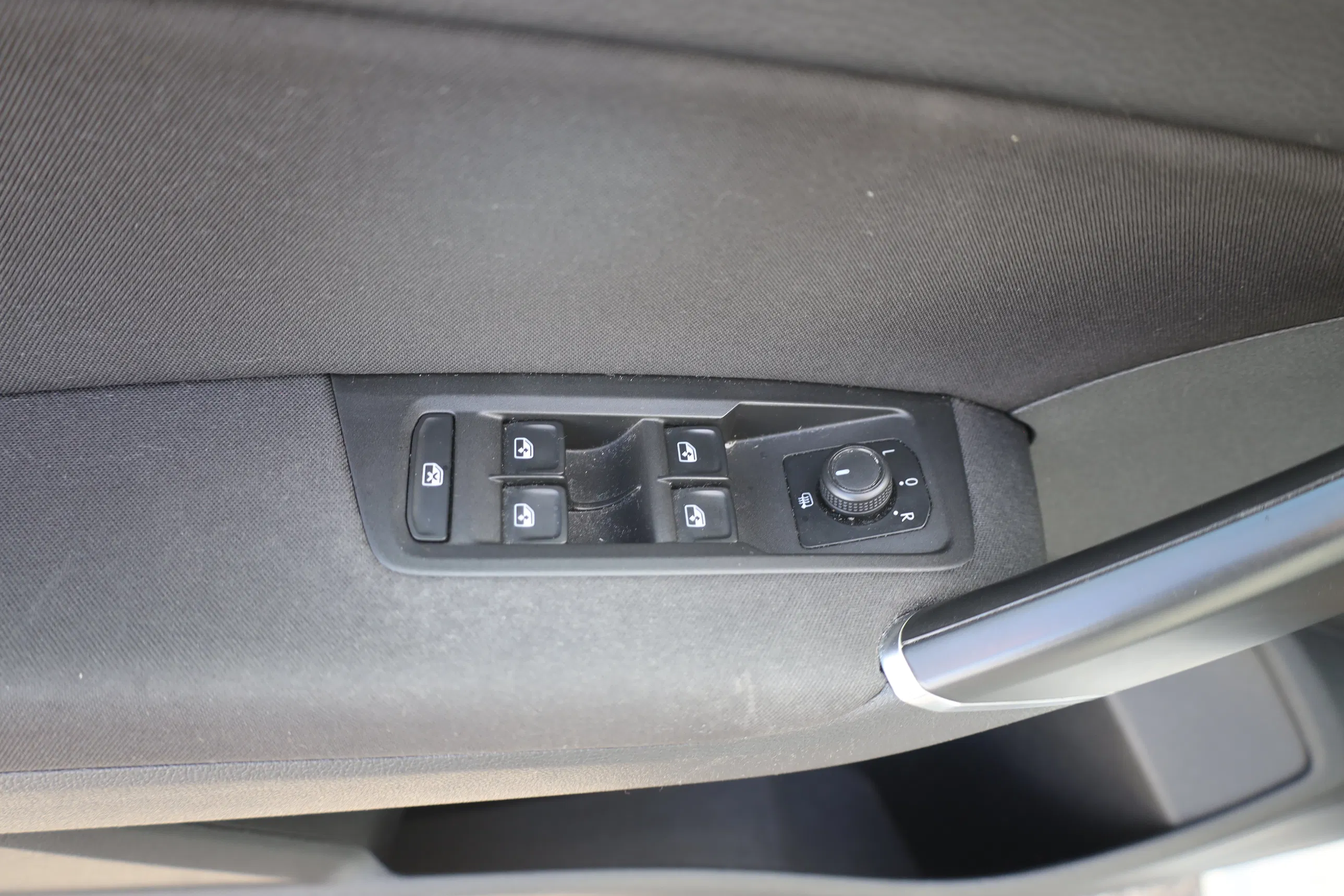 VW Touran 2.0 TDI BMT Comfortline | Bild 6 von 26