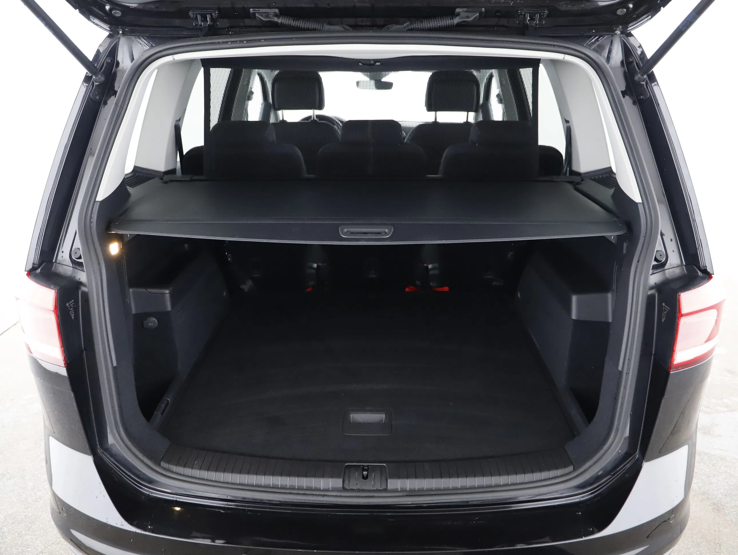 VW Touran 2.0 TDI BMT Sky | Bild 16 von 21