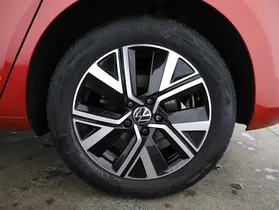 VW Touran 2.0 TDI BMT Highline | Thumbnail 4 von 24