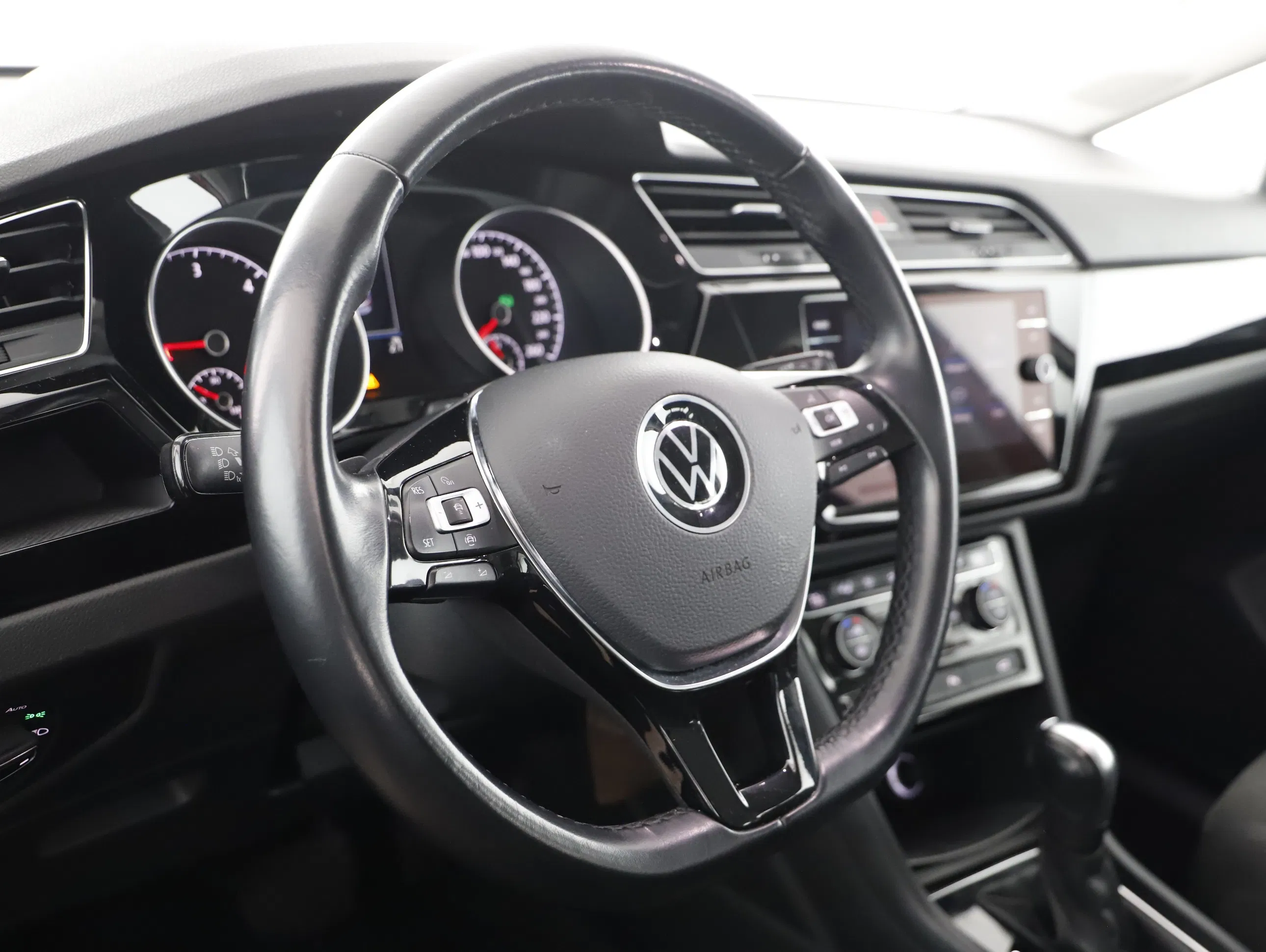 VW Touran 2.0 TDI BMT Highline | Bild 9 von 24