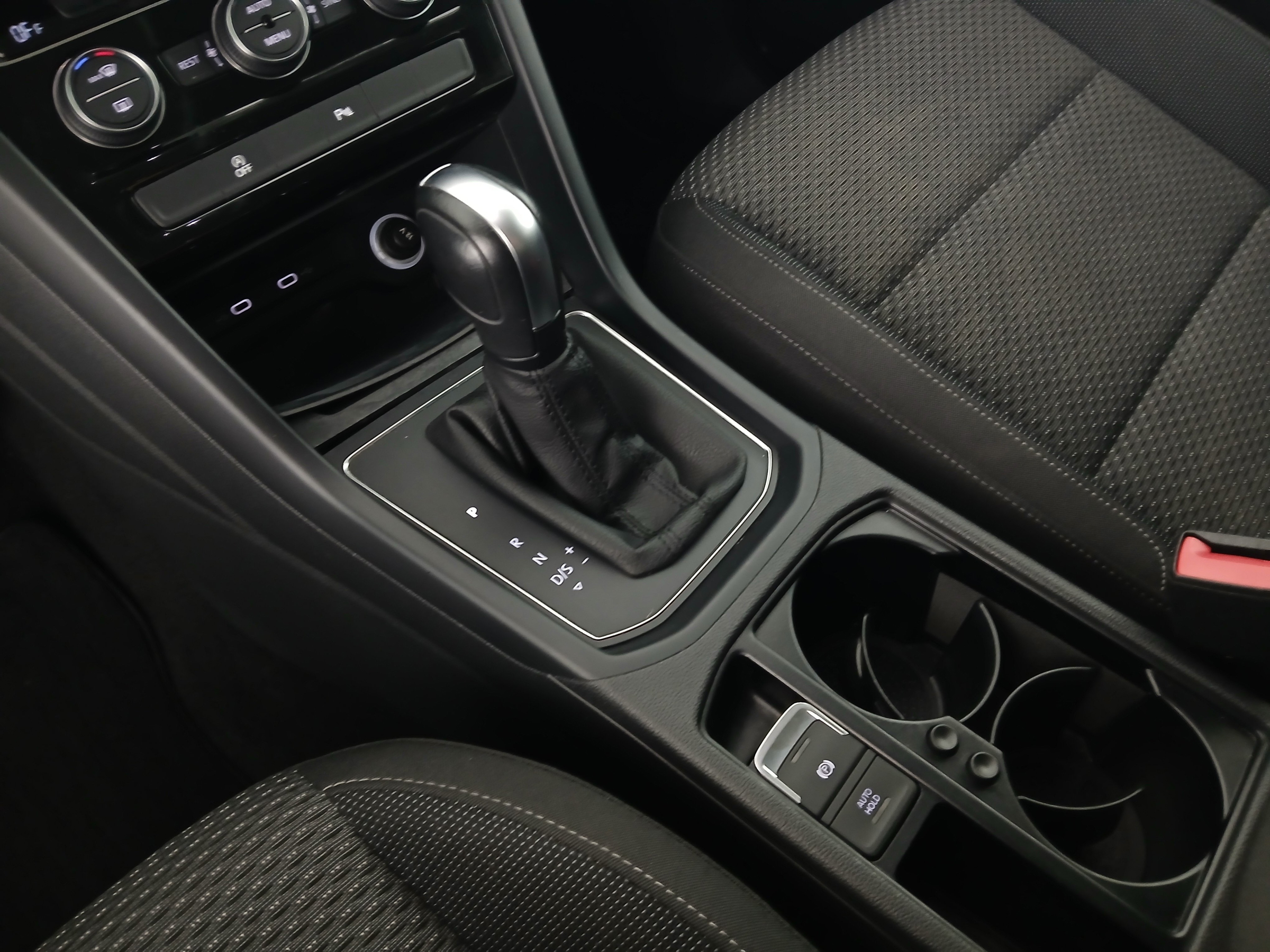 VW Touran Comfortline TDI SCR | Bild 26 von 29