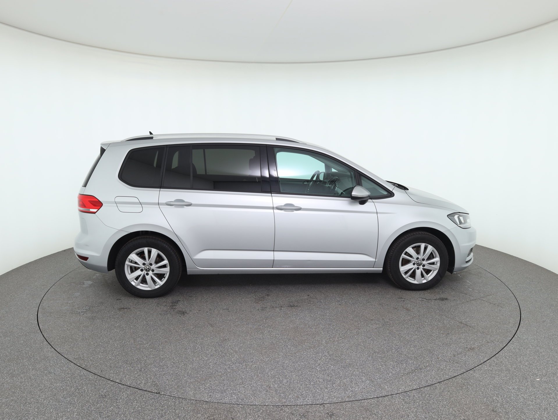 VW Touran Comfortline TDI SCR | Bild 4 von 29