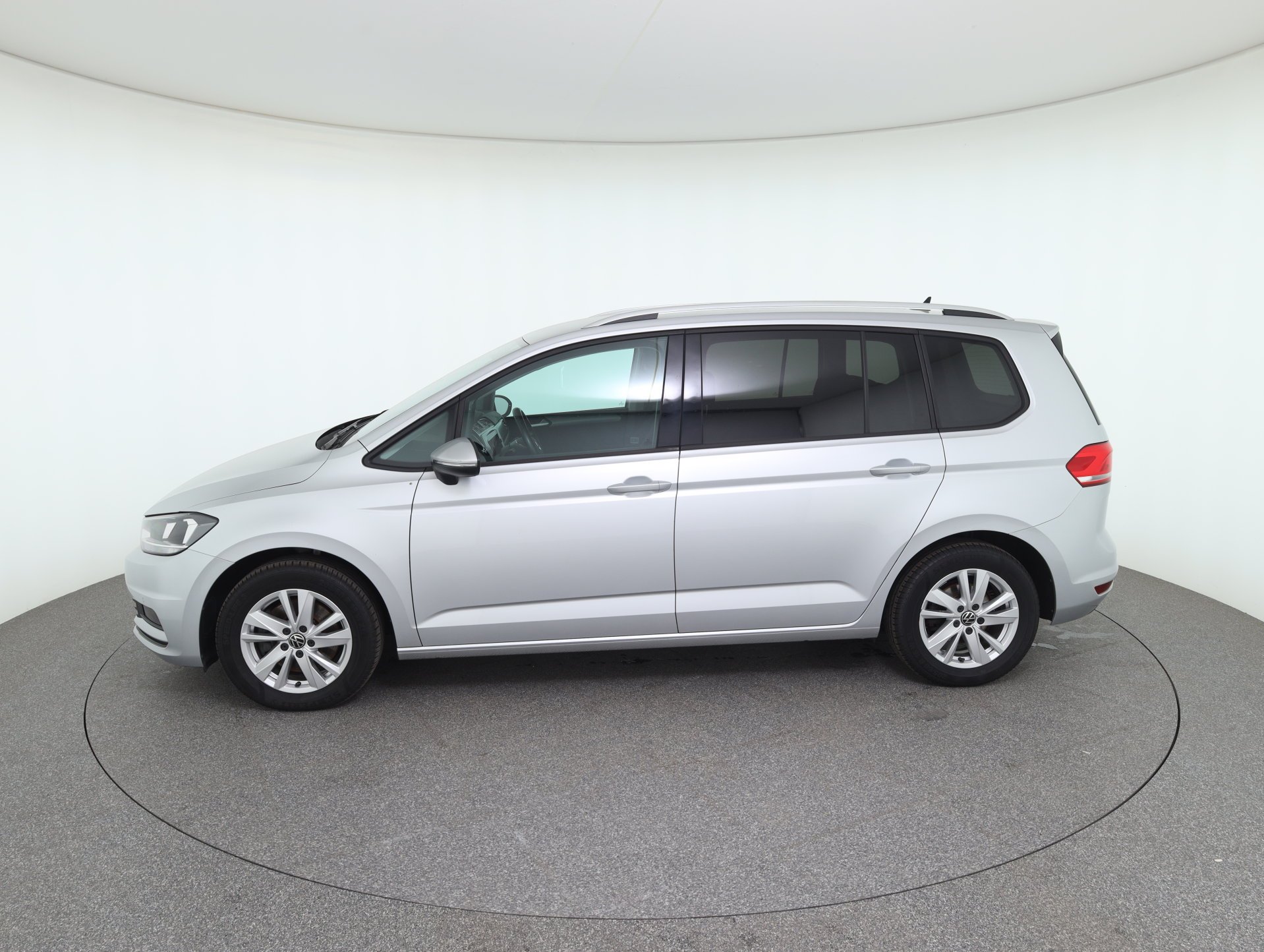 VW Touran Comfortline TDI SCR | Bild 8 von 29