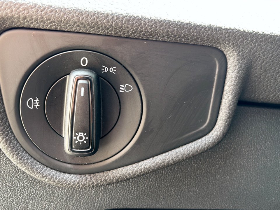 VW Touran 2.0 TDI BMT | Bild 9 von 23