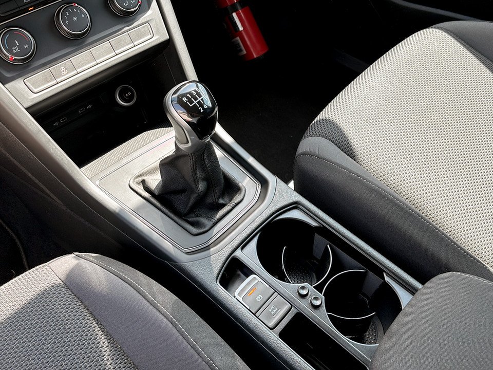 VW Touran 2.0 TDI BMT | Bild 21 von 23