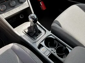 VW Touran 2.0 TDI BMT | Thumbnail 21 von 23