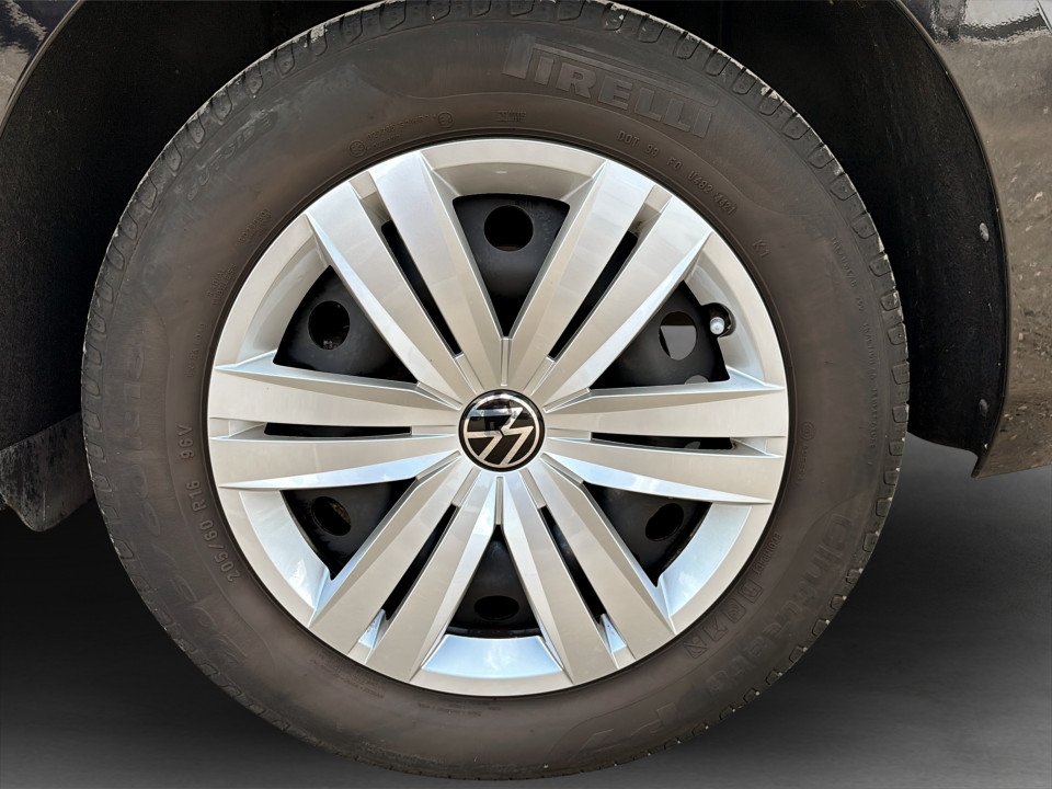 VW Touran 2.0 TDI BMT | Bild 6 von 23