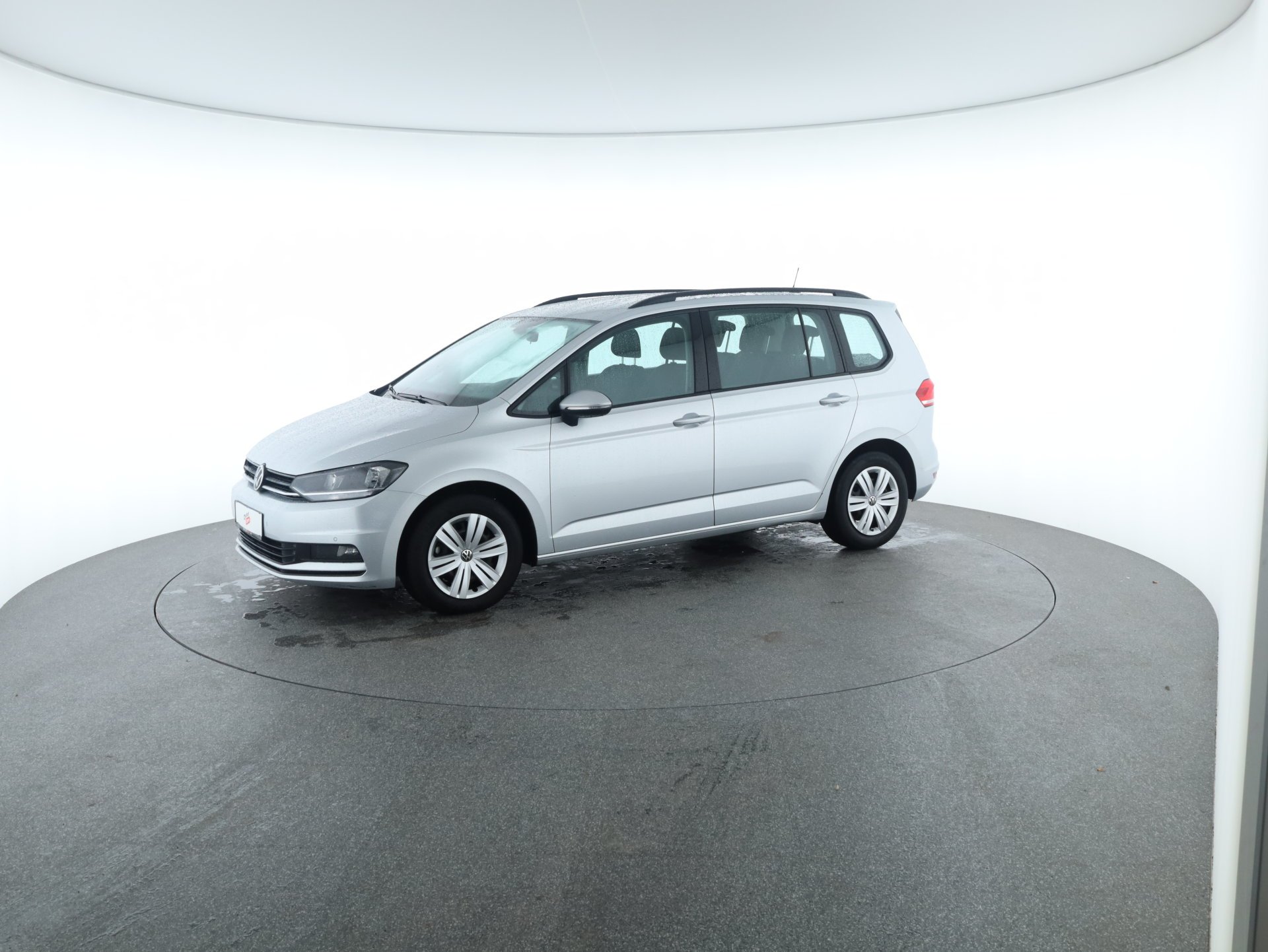 VW Touran 2.0 TDI BMT | Bild 2 von 31