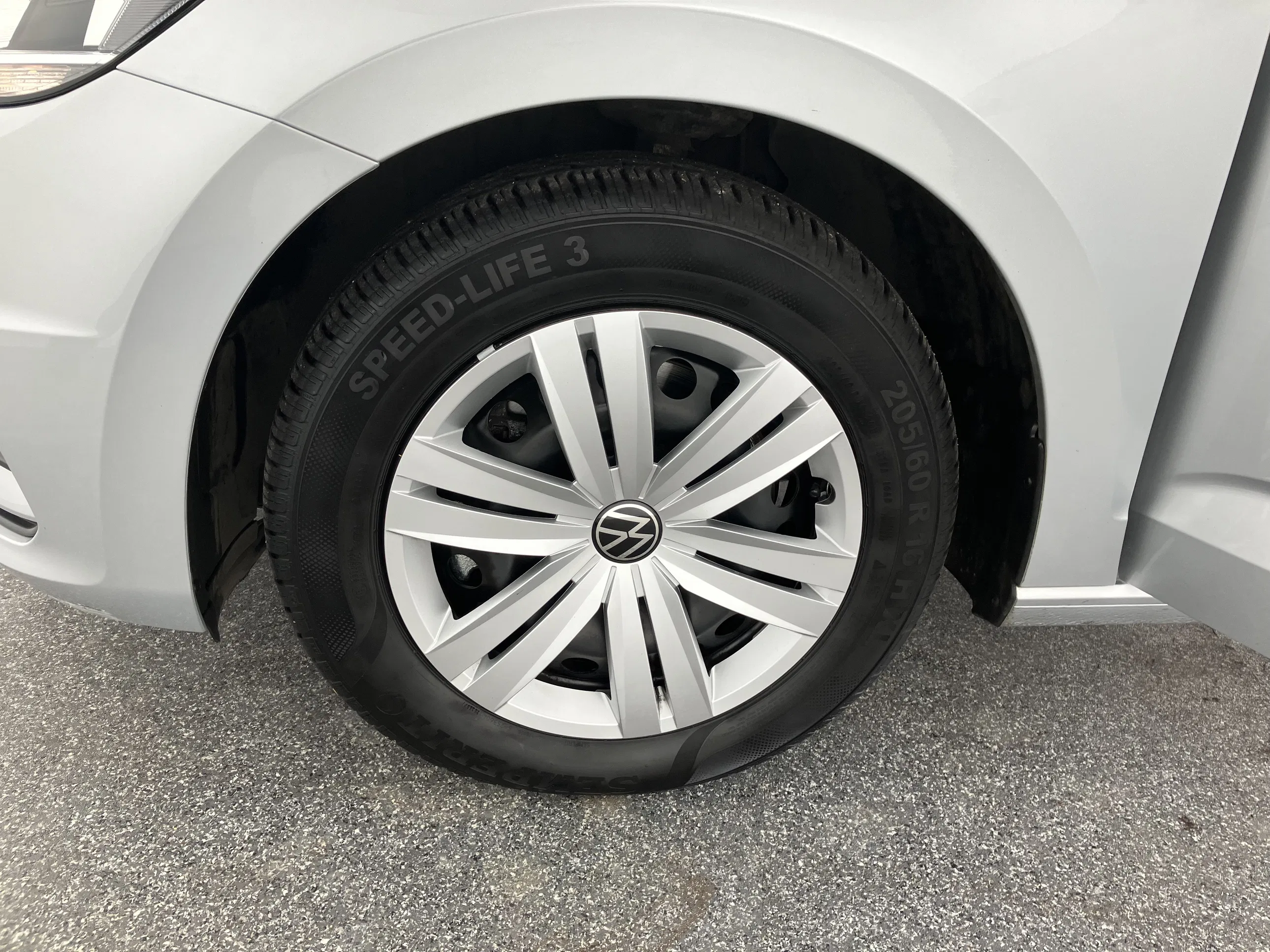 VW Touran 2.0 TDI BMT | Bild 17 von 31