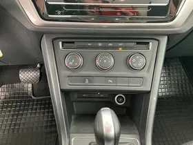 VW Touran 2.0 TDI BMT | Thumbnail 21 von 31