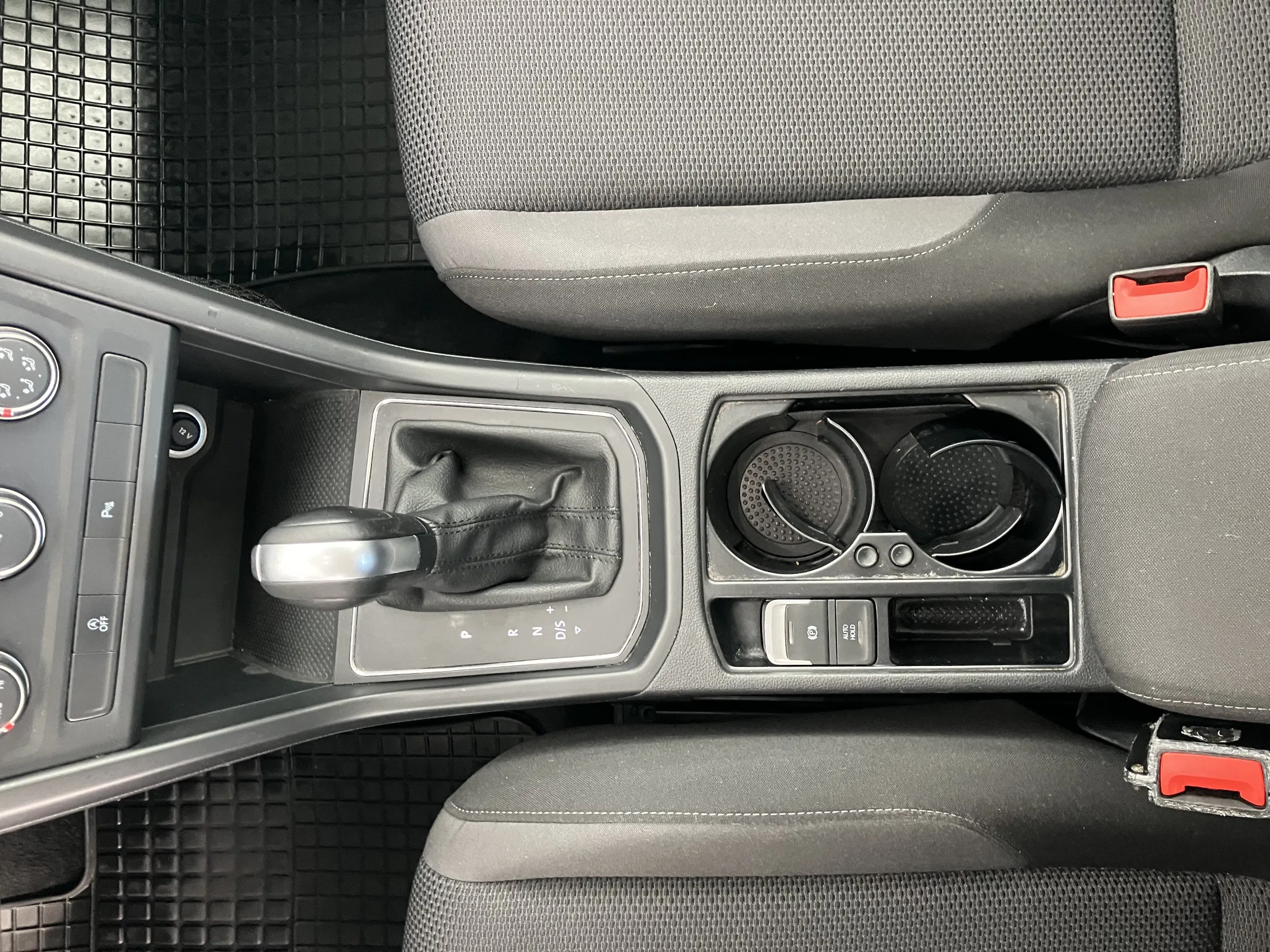 VW Touran 2.0 TDI BMT | Bild 22 von 31