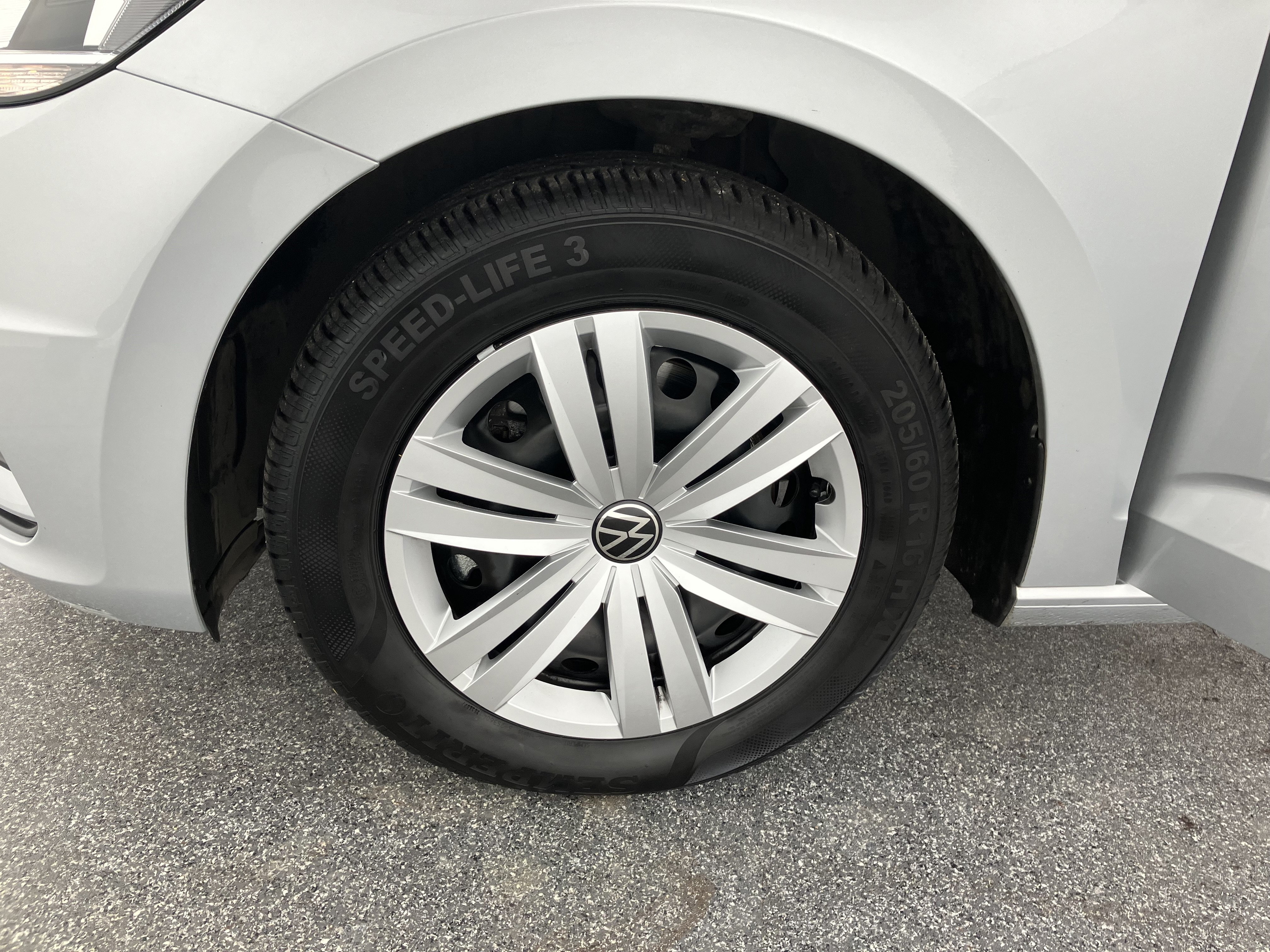 VW Touran 2.0 TDI BMT | Bild 24 von 31