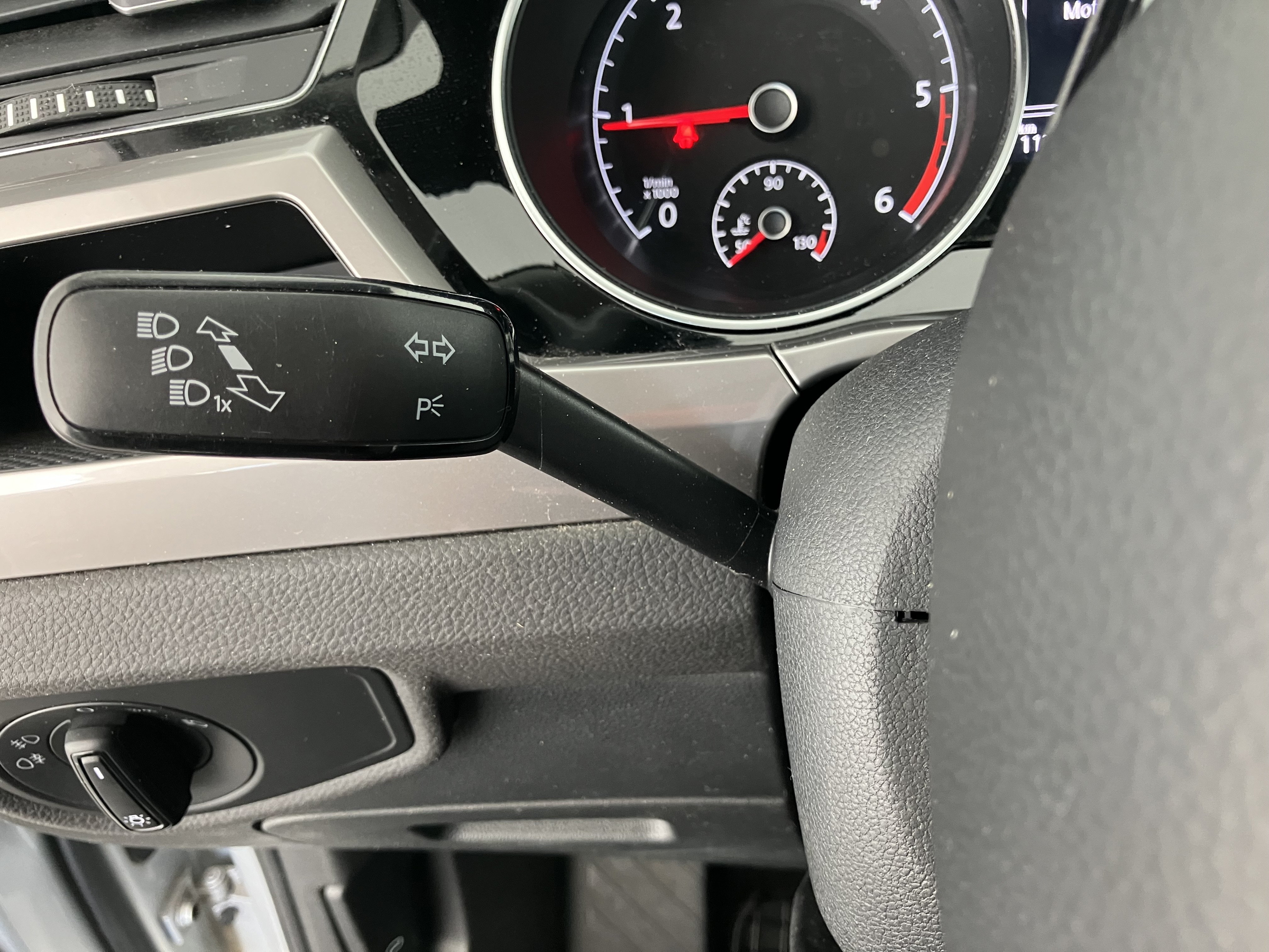 VW Touran 2.0 TDI BMT | Bild 7 von 31