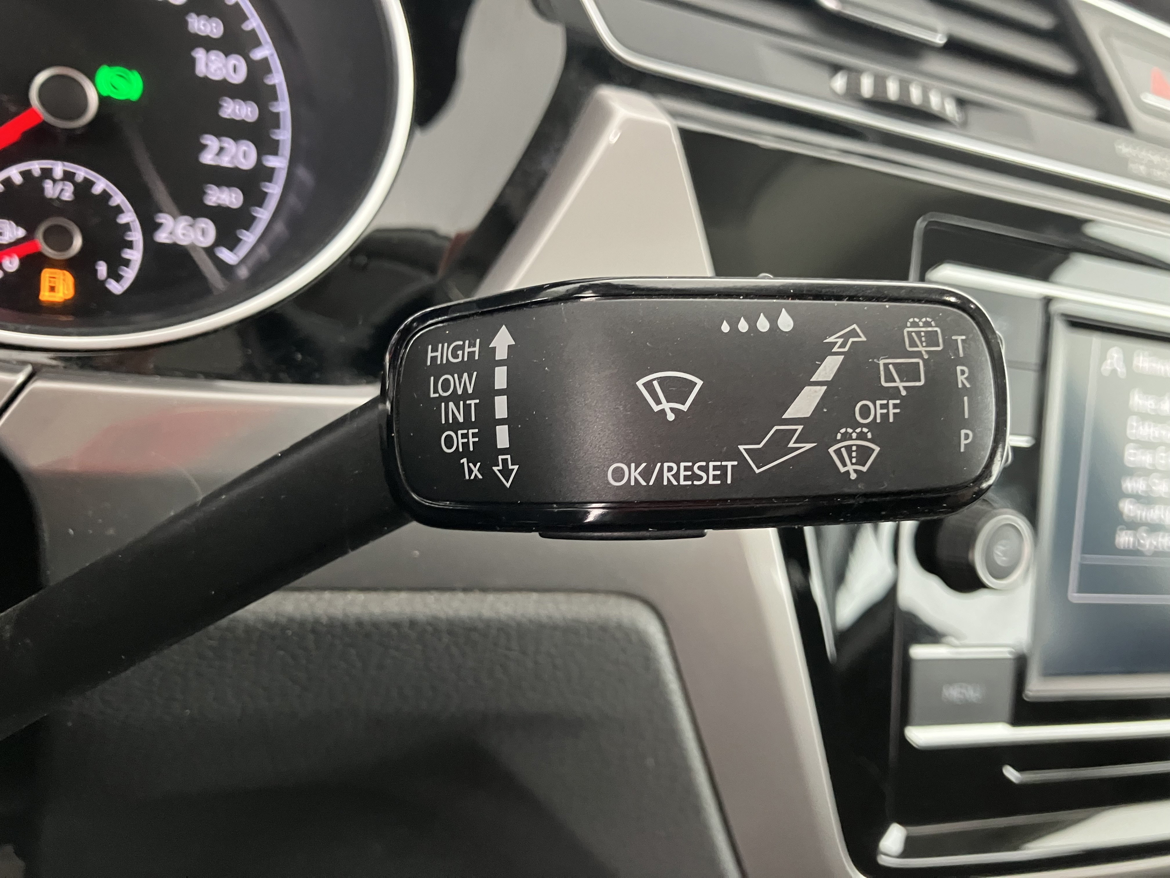 VW Touran 2.0 TDI BMT | Bild 9 von 31