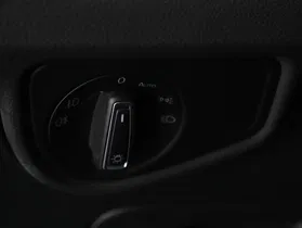 VW Touran 1.5 TSI BMT Highline | Thumbnail 9 von 27