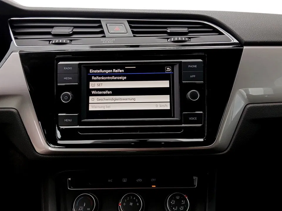 VW Touran 2.0 TDI | Bild 12 von 16