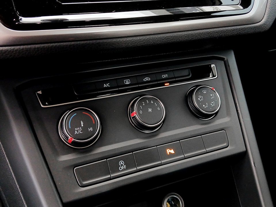 VW Touran 2.0 TDI | Bild 14 von 16