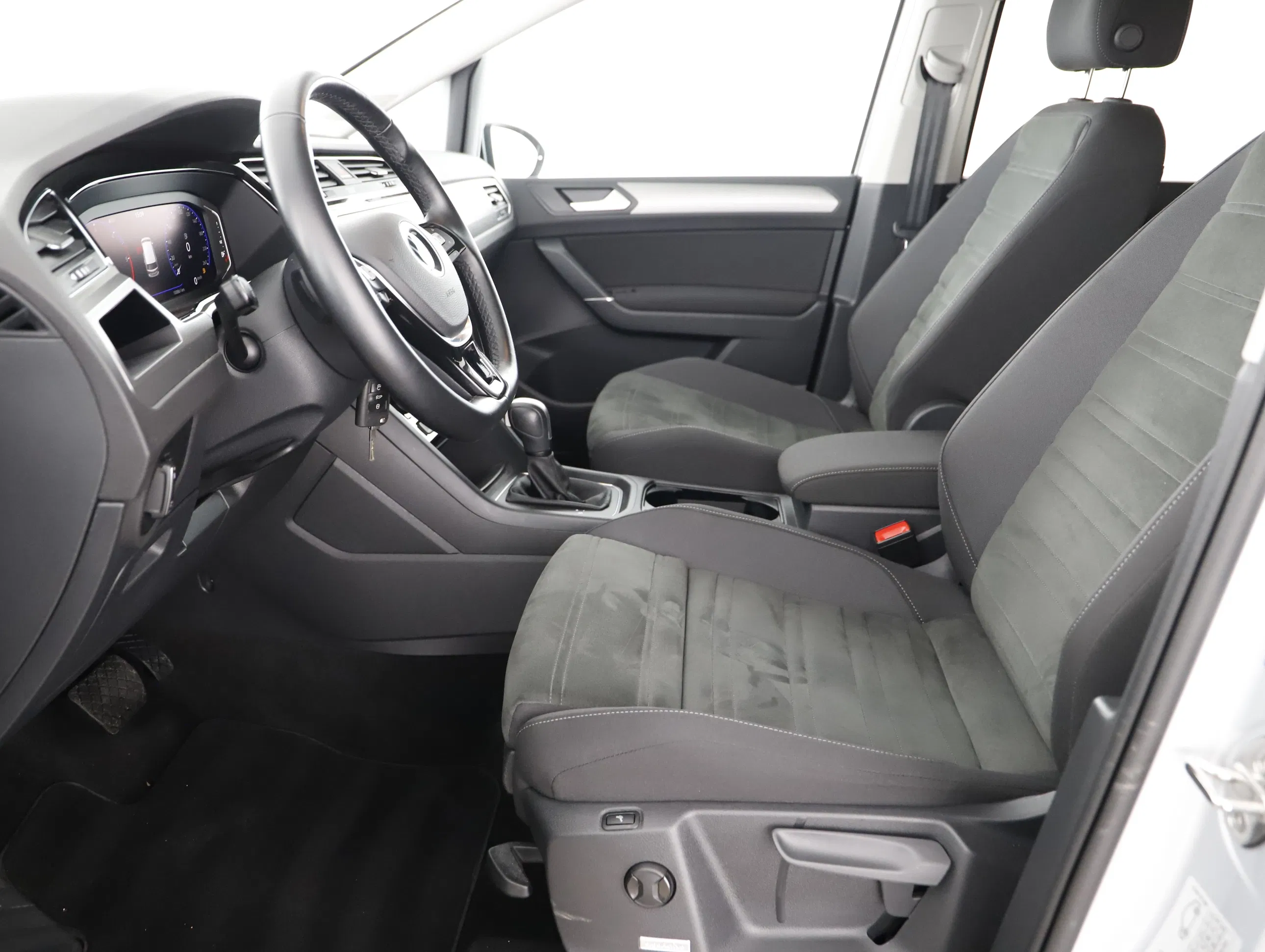 VW Touran 2.0 TDI BMT Comfortline | Bild 1 von 22