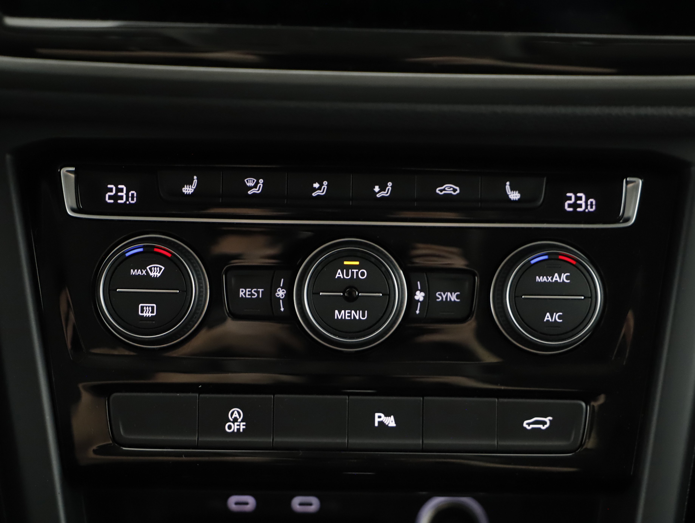 VW Touran 2.0 TDI BMT Comfortline | Bild 10 von 22