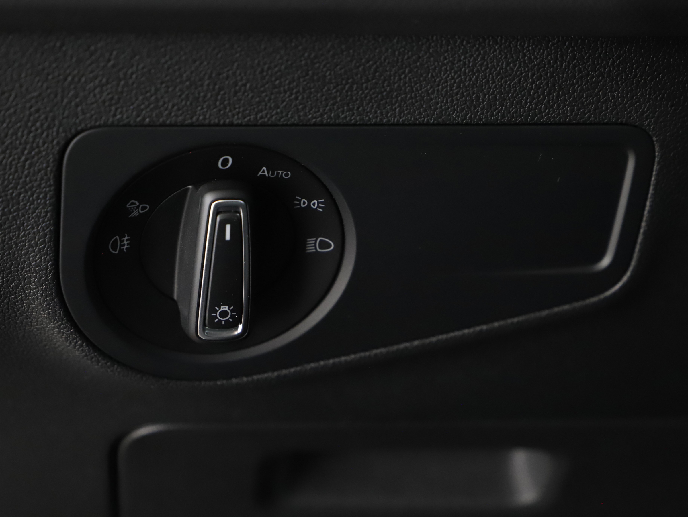 VW Tiguan 2.0 TDI BMT R-Line | Bild 16 von 21