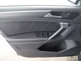 VW Tiguan 2.0 TDI BMT R-Line | Thumbnail 17 von 21