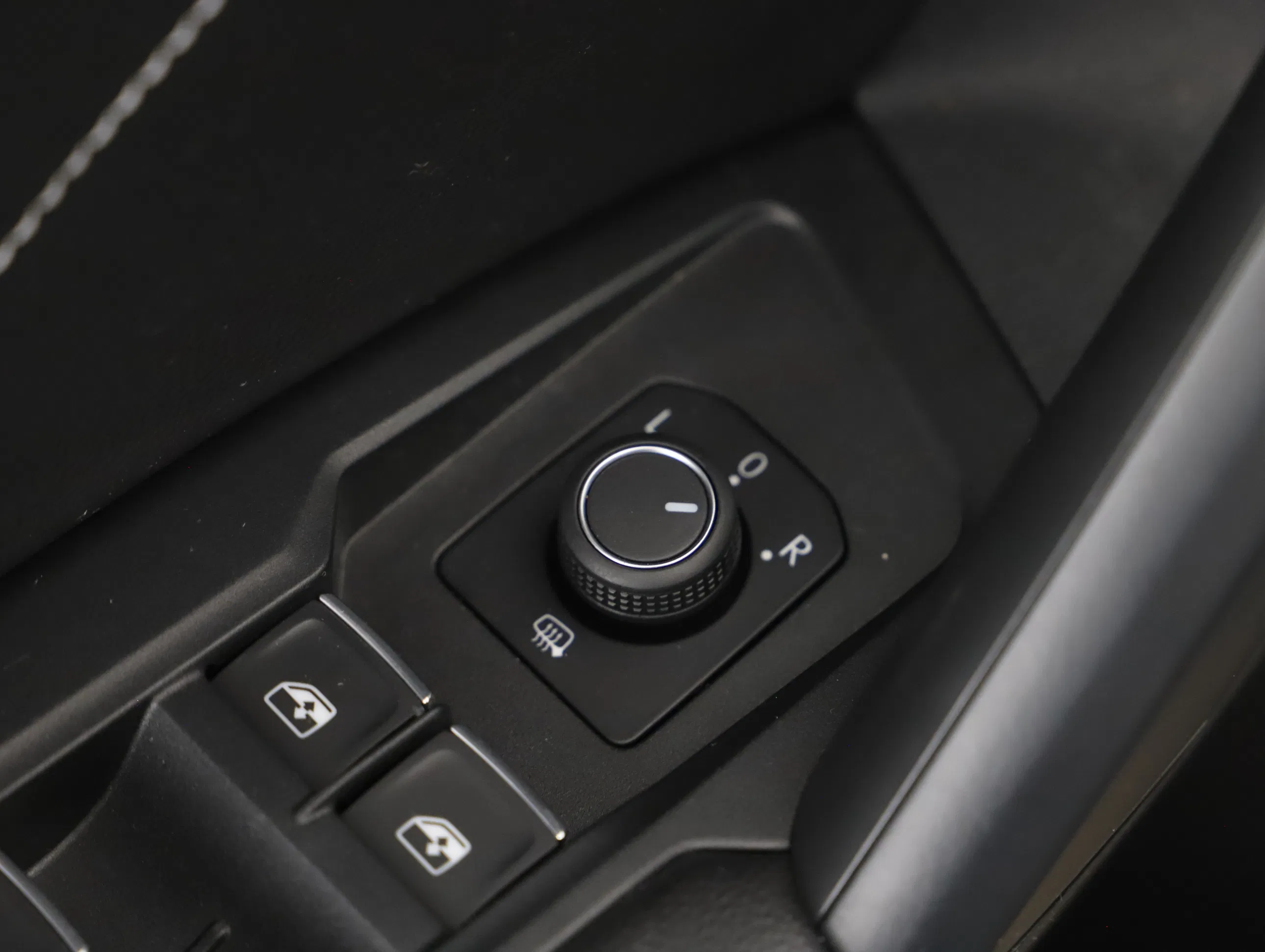 VW Tiguan 2.0 TDI BMT R-Line | Bild 18 von 21