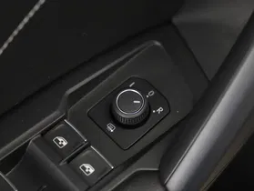 VW Tiguan 2.0 TDI BMT R-Line | Thumbnail 18 von 21