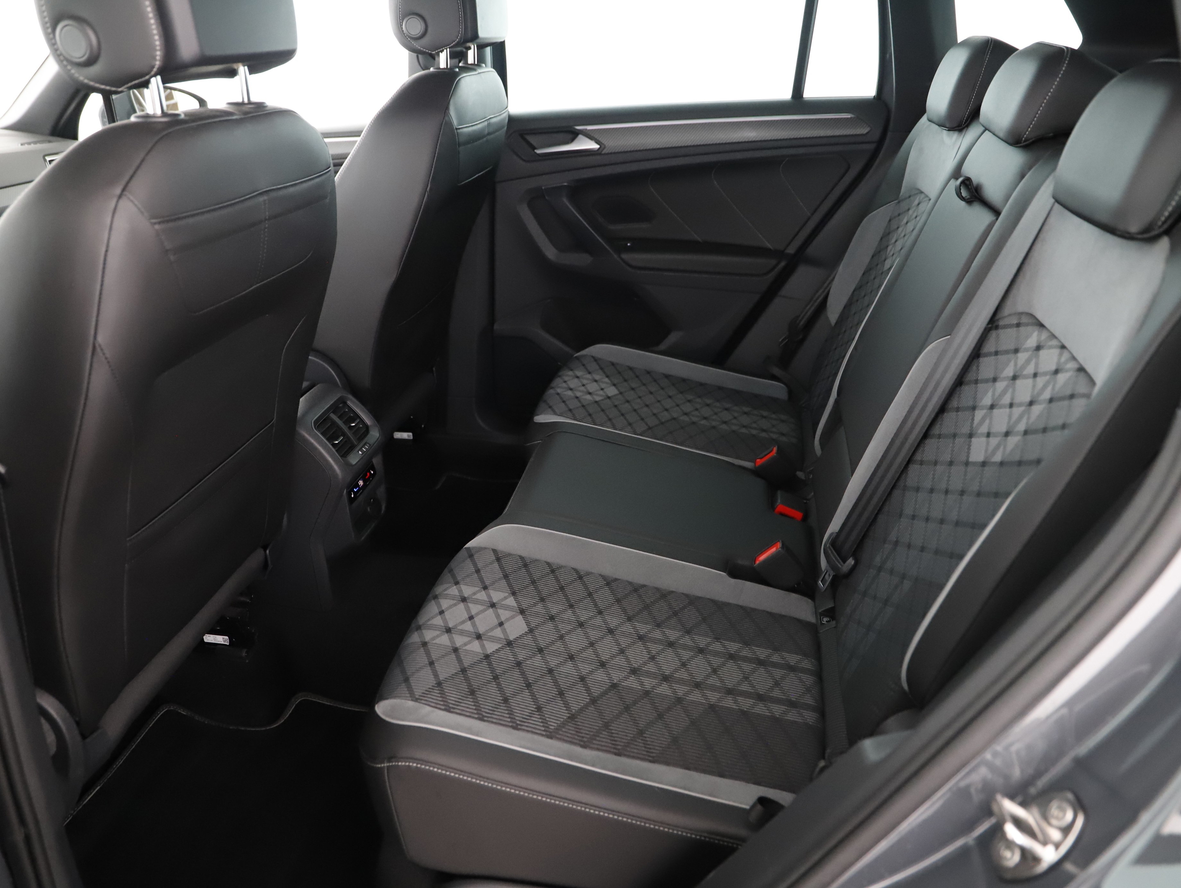 VW Tiguan 2.0 TDI BMT R-Line | Bild 5 von 21