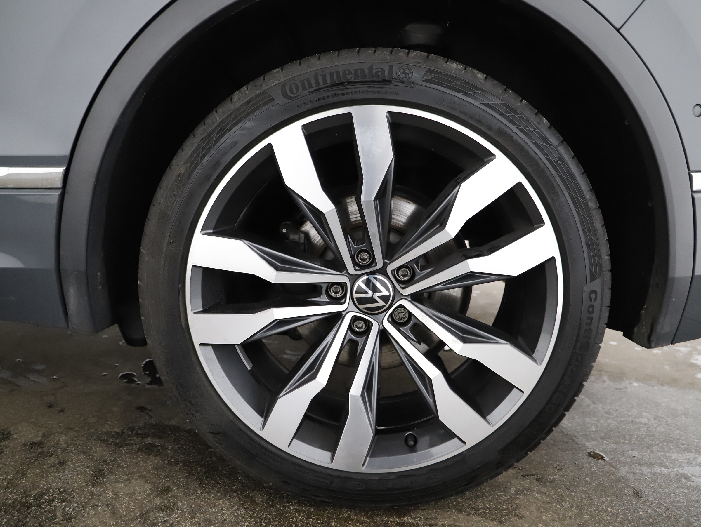 VW Tiguan 2.0 TDI BMT R-Line | Bild 21 von 21