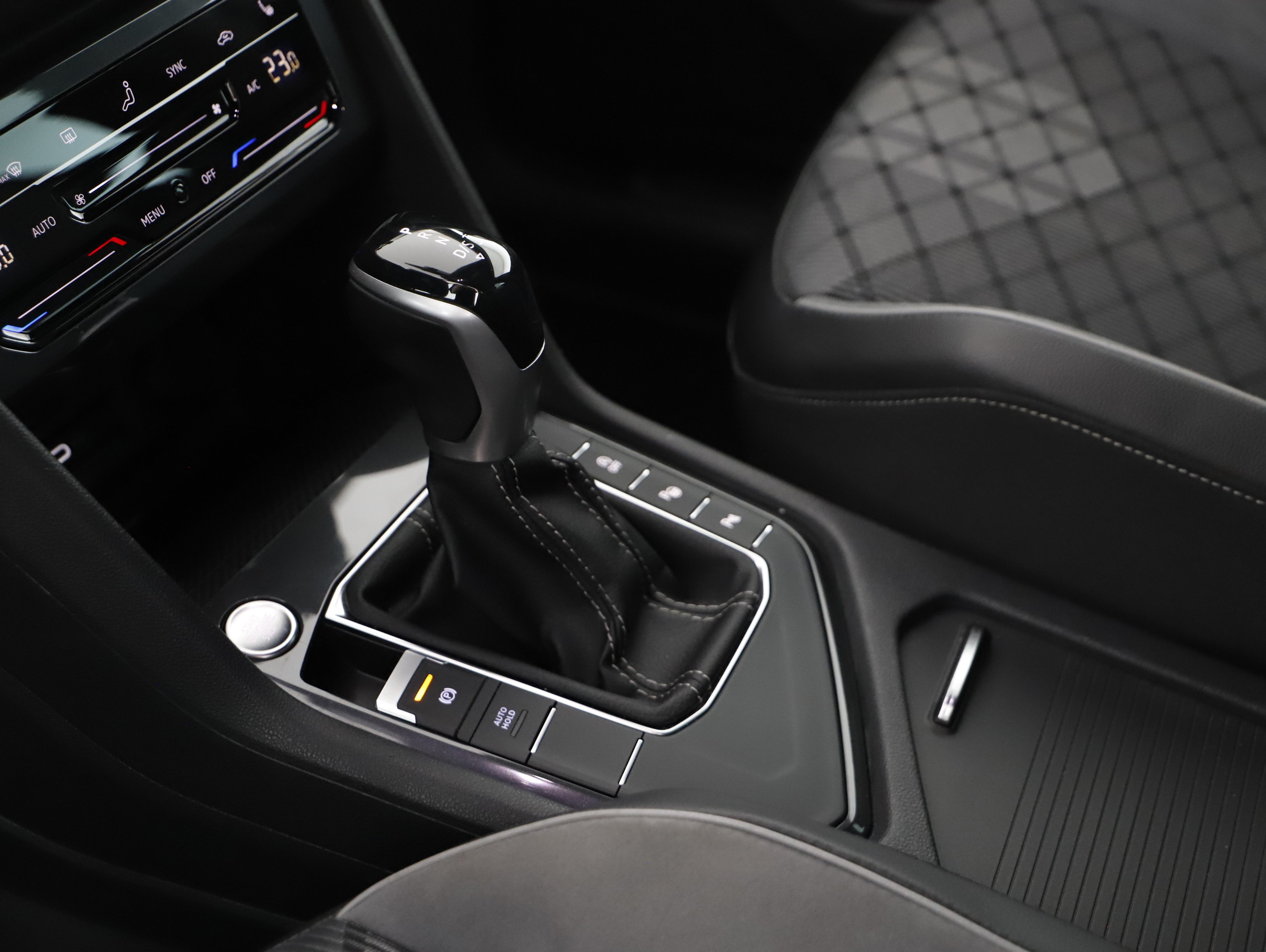 VW Tiguan 2.0 TDI BMT R-Line | Bild 8 von 21