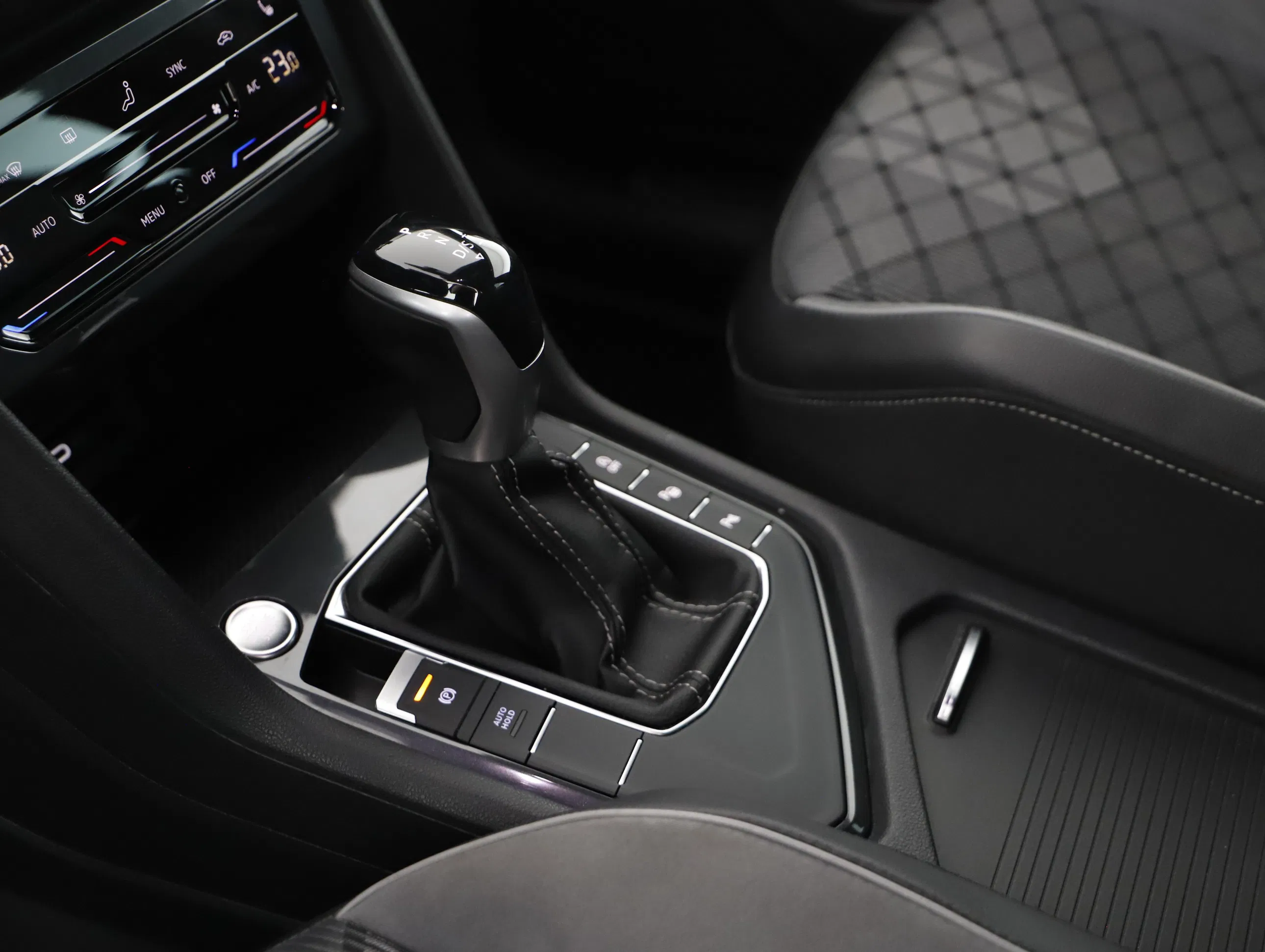 VW Tiguan 2.0 TDI BMT R-Line | Bild 8 von 21