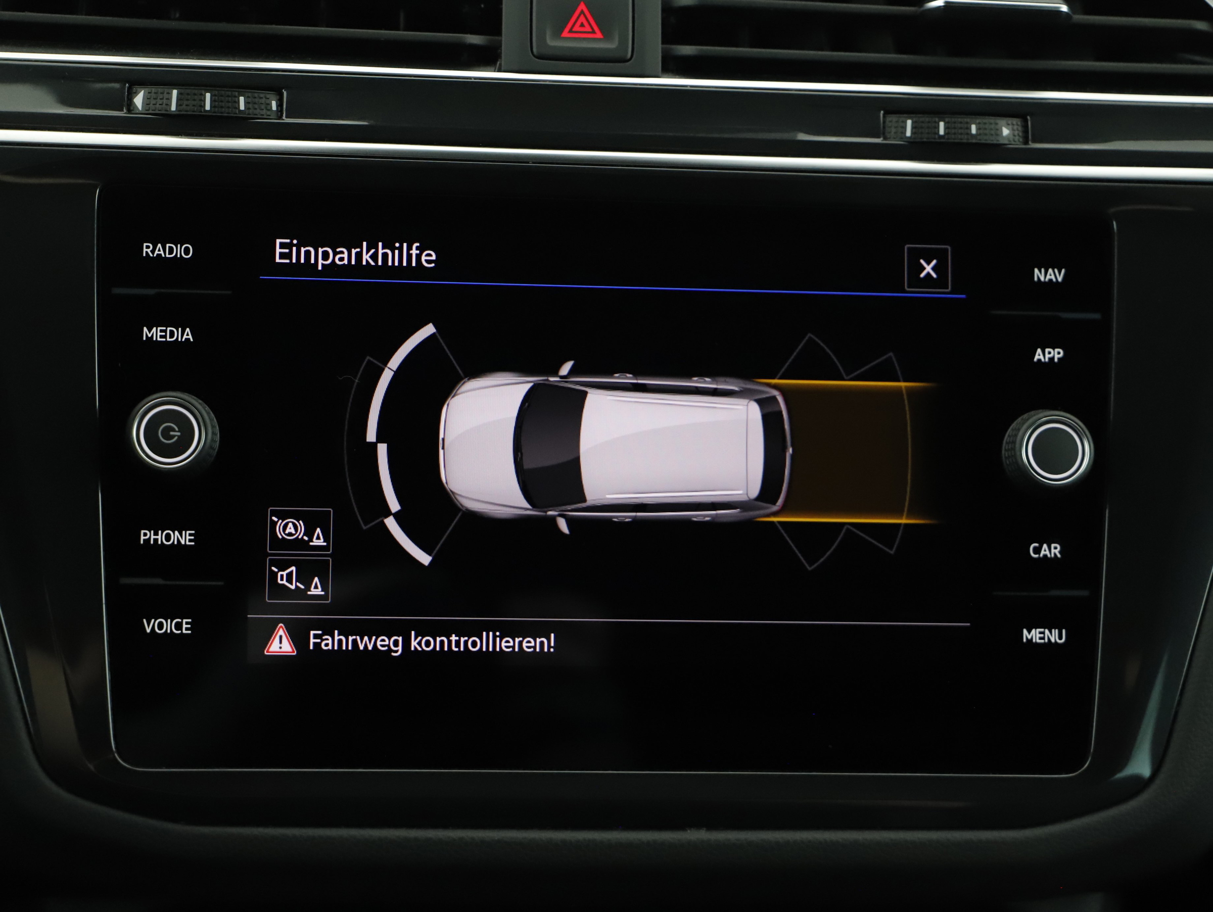 VW Tiguan 2.0 TDI BMT R-Line | Bild 12 von 21