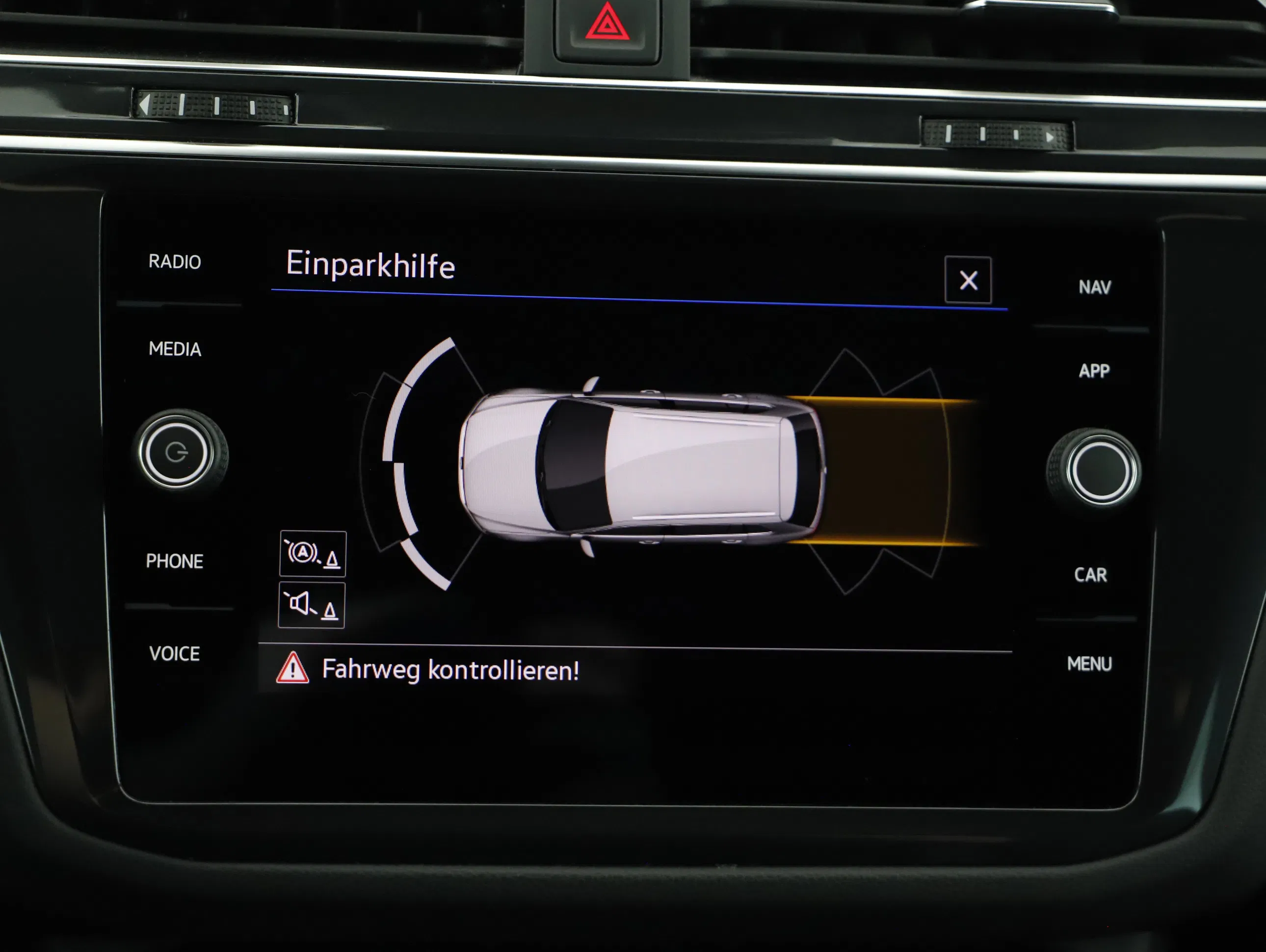 VW Tiguan 2.0 TDI BMT R-Line | Bild 12 von 21