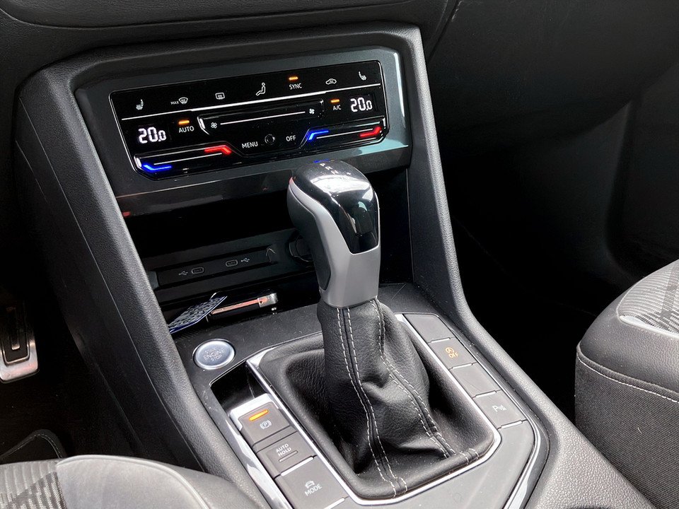 VW Tiguan 2.0 TDI BMT R-Line | Bild 12 von 16