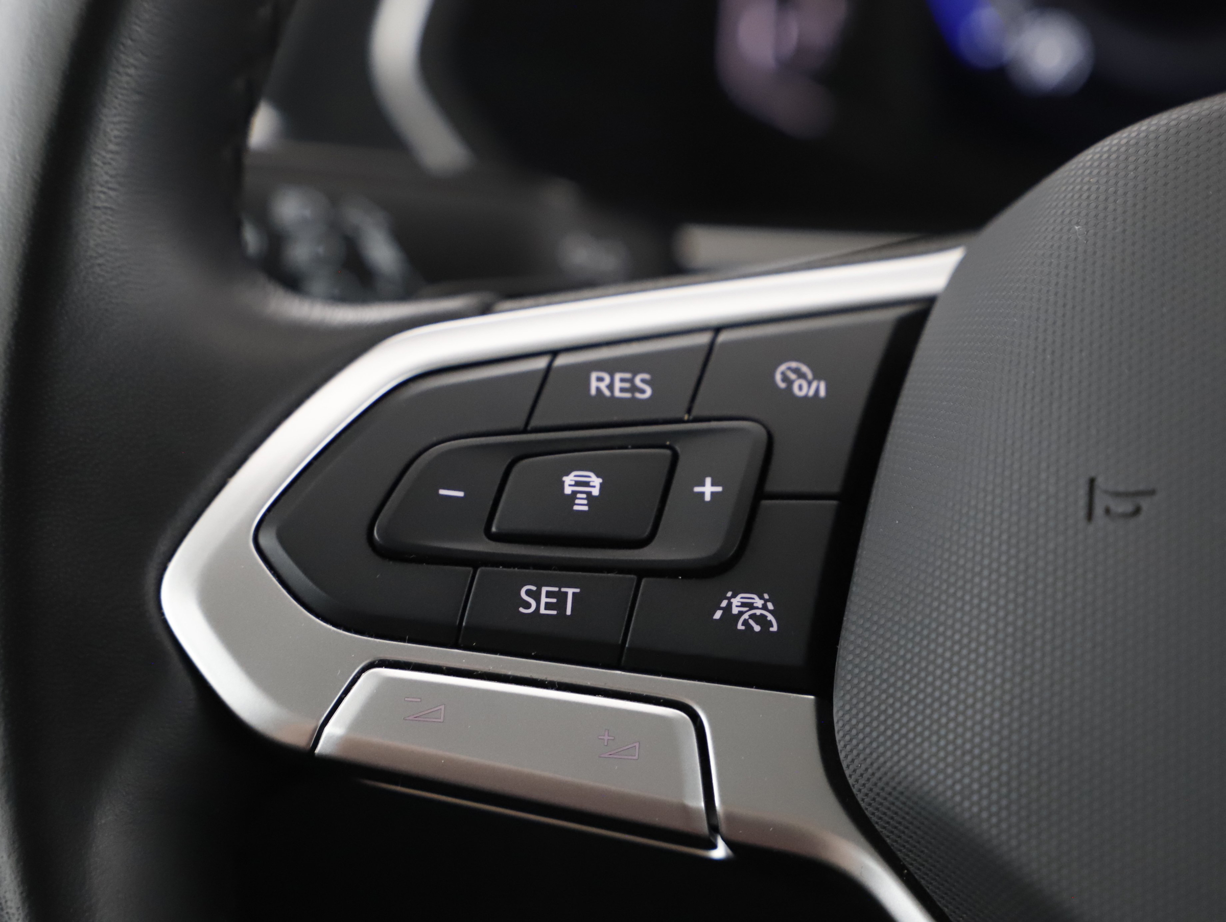 VW Tiguan 2.0 TDI BMT Elegance | Bild 11 von 22