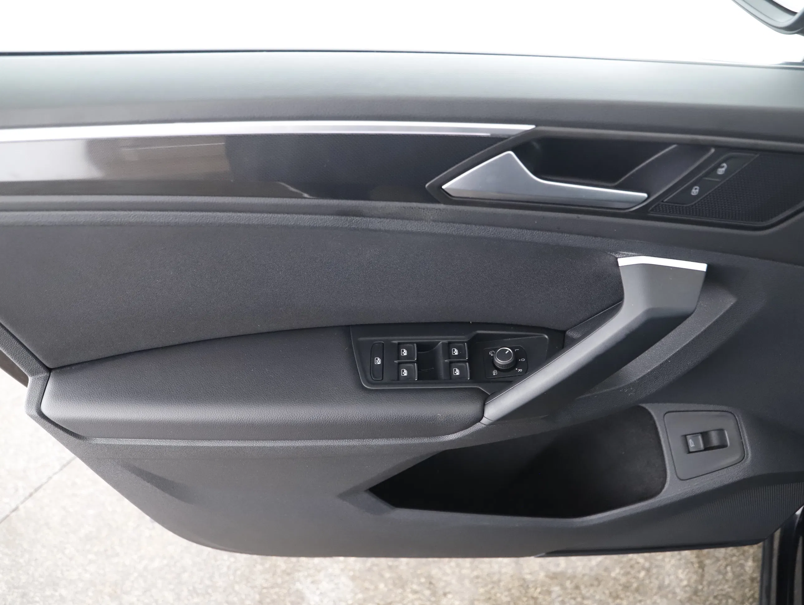 VW Tiguan 2.0 TDI BMT Elegance | Bild 14 von 22