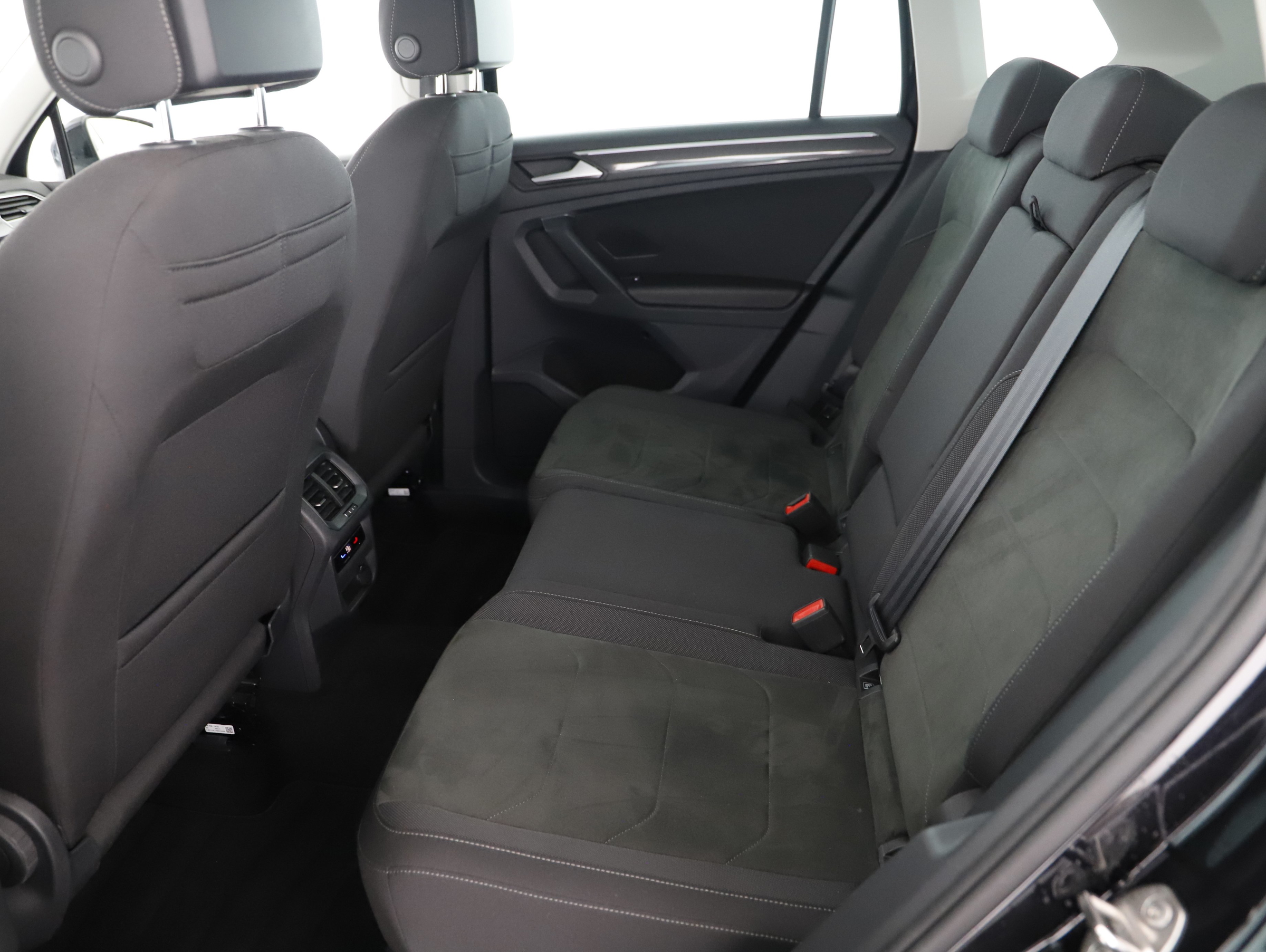 VW Tiguan 2.0 TDI BMT Elegance | Bild 2 von 22