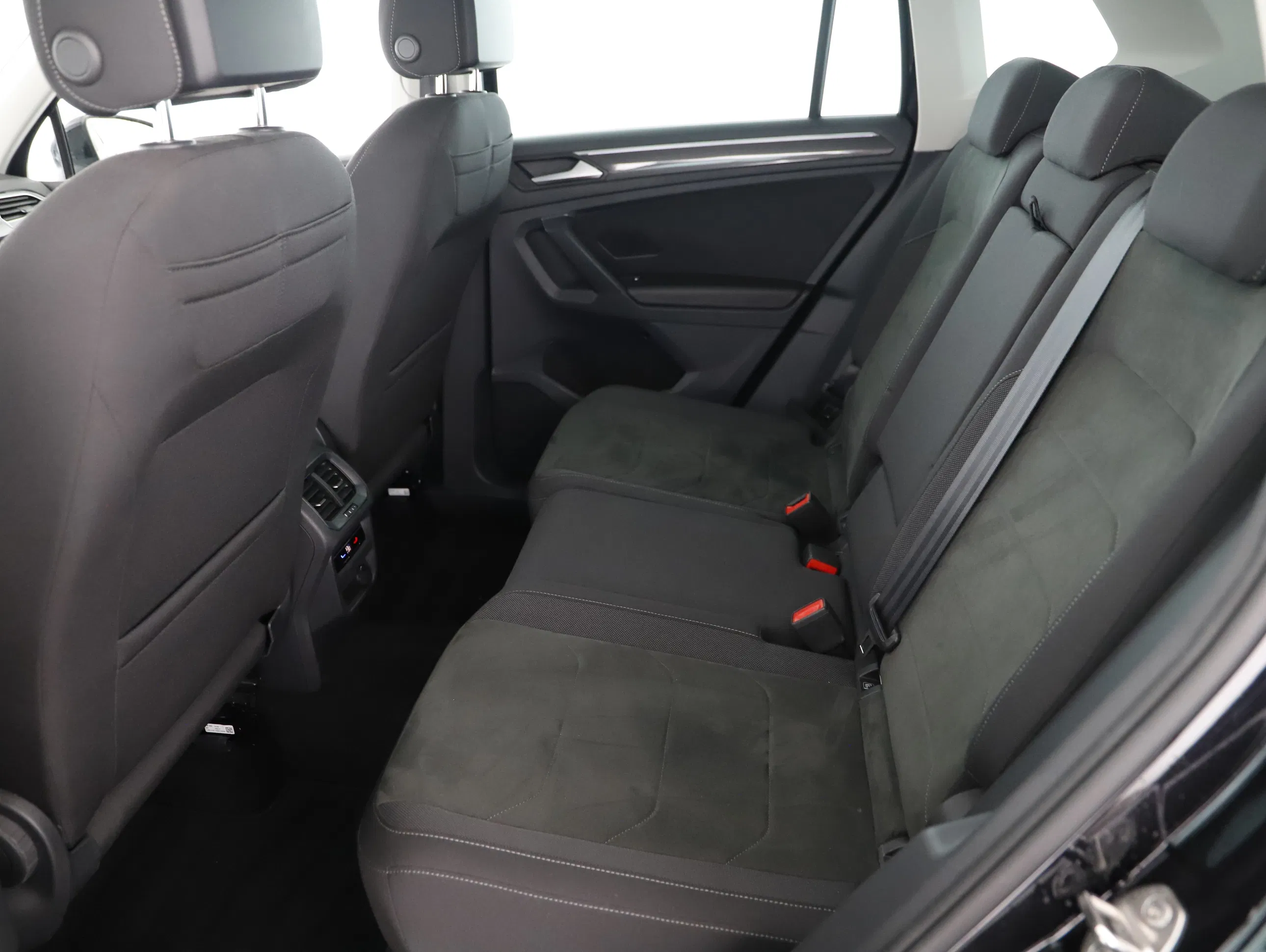 VW Tiguan 2.0 TDI BMT Elegance | Bild 2 von 22