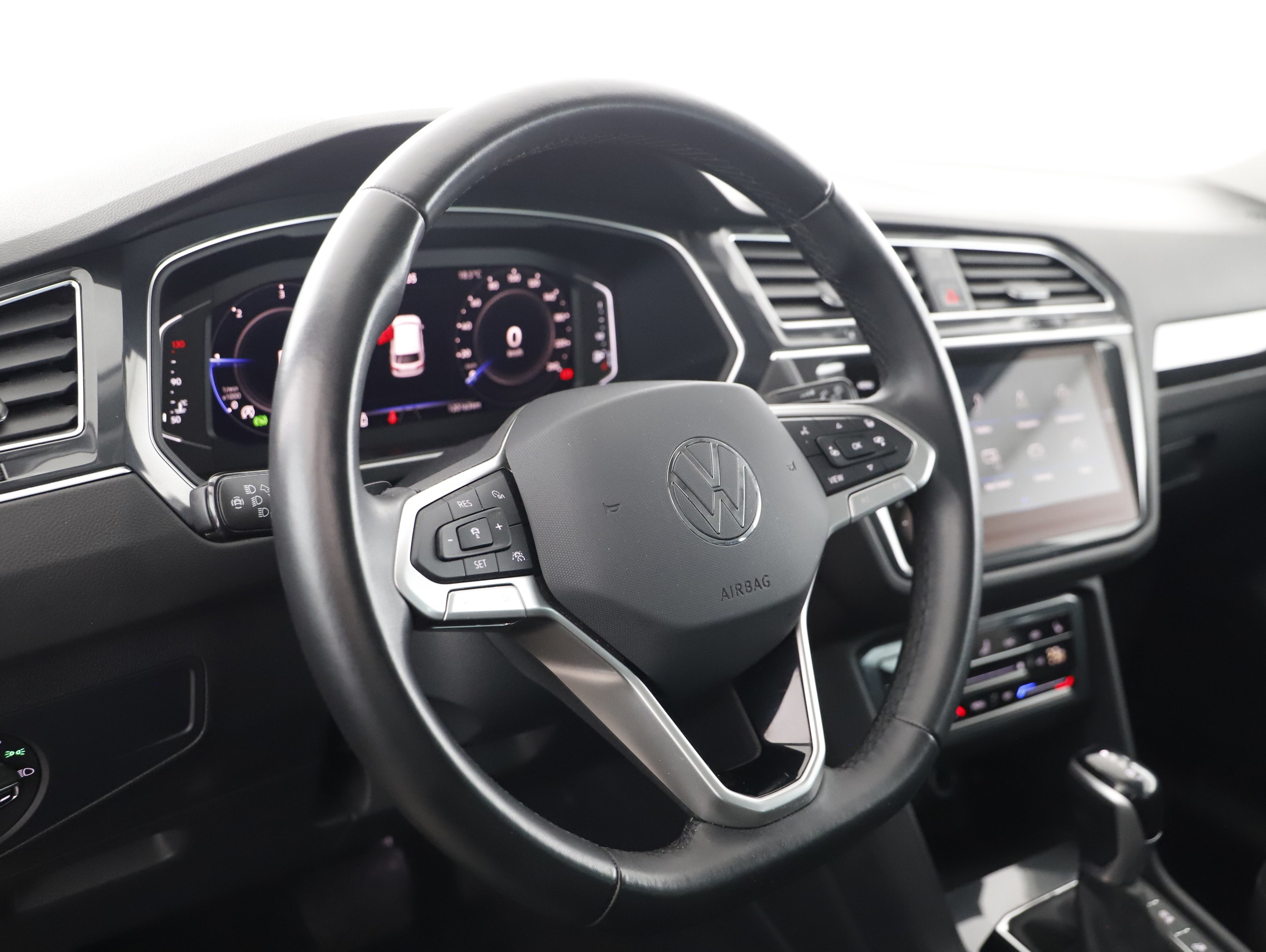 VW Tiguan 2.0 TDI BMT Elegance | Bild 4 von 22