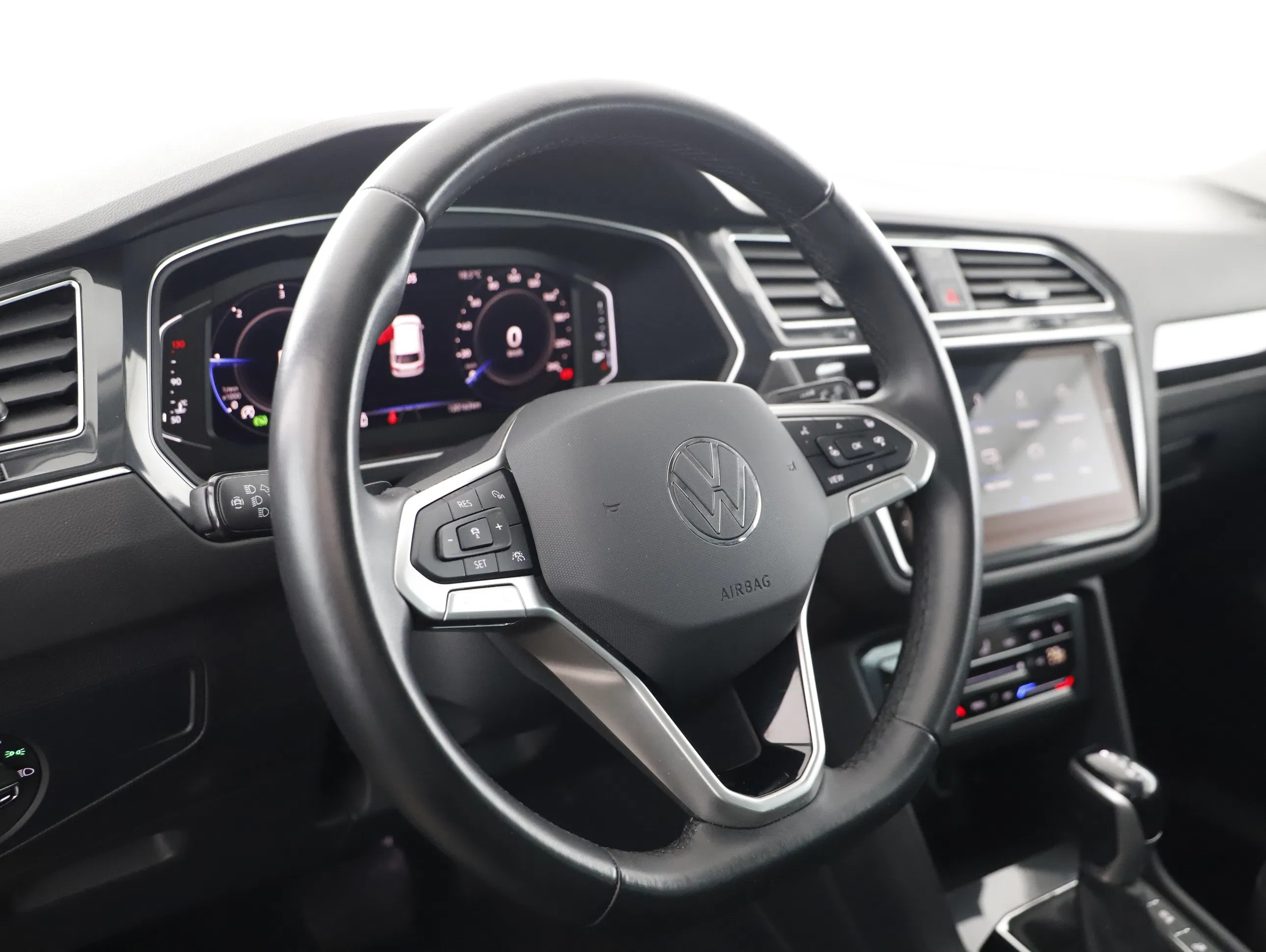 VW Tiguan 2.0 TDI BMT Elegance | Bild 4 von 22