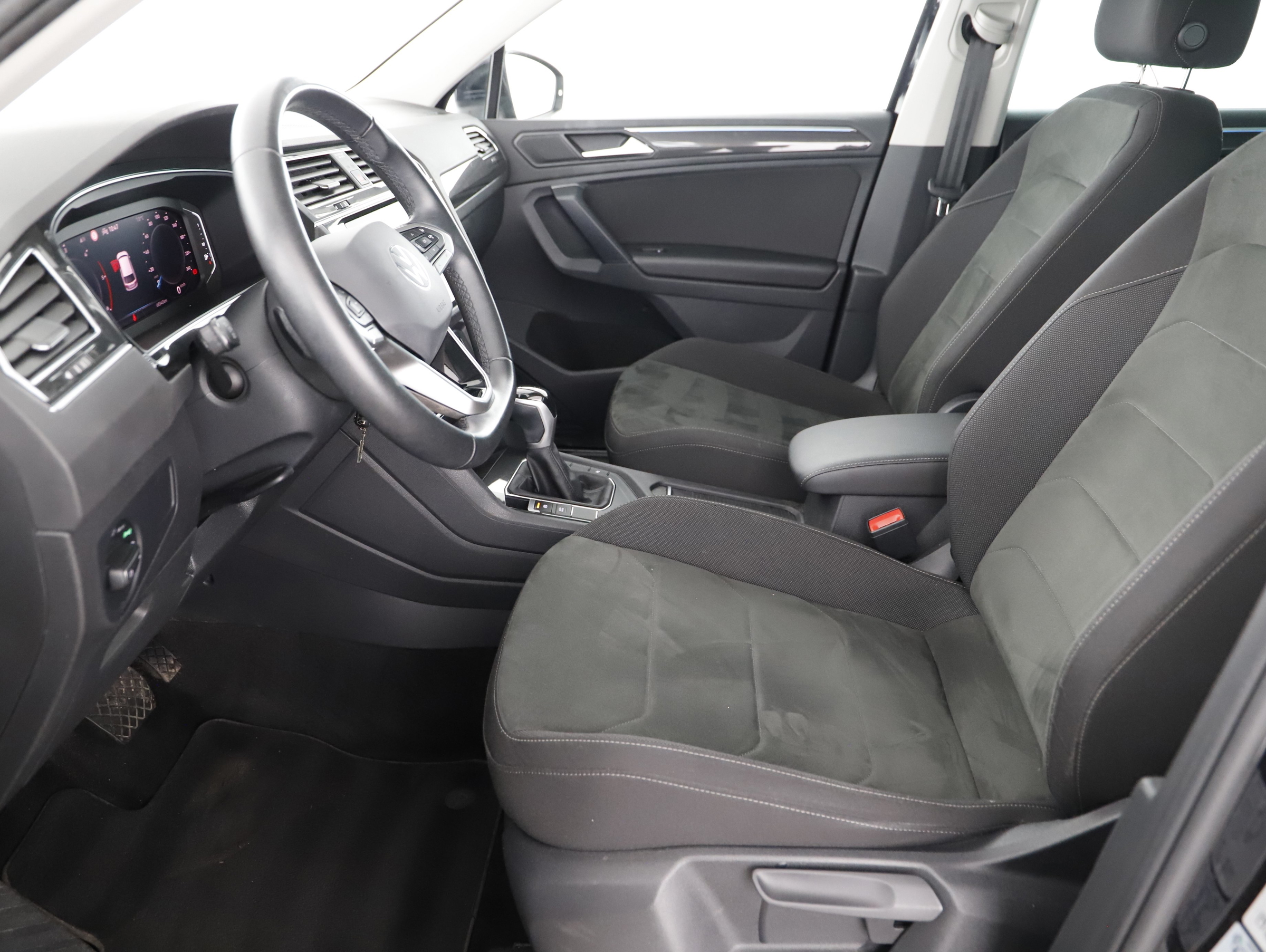 VW Tiguan 2.0 TDI BMT Elegance | Bild 6 von 21