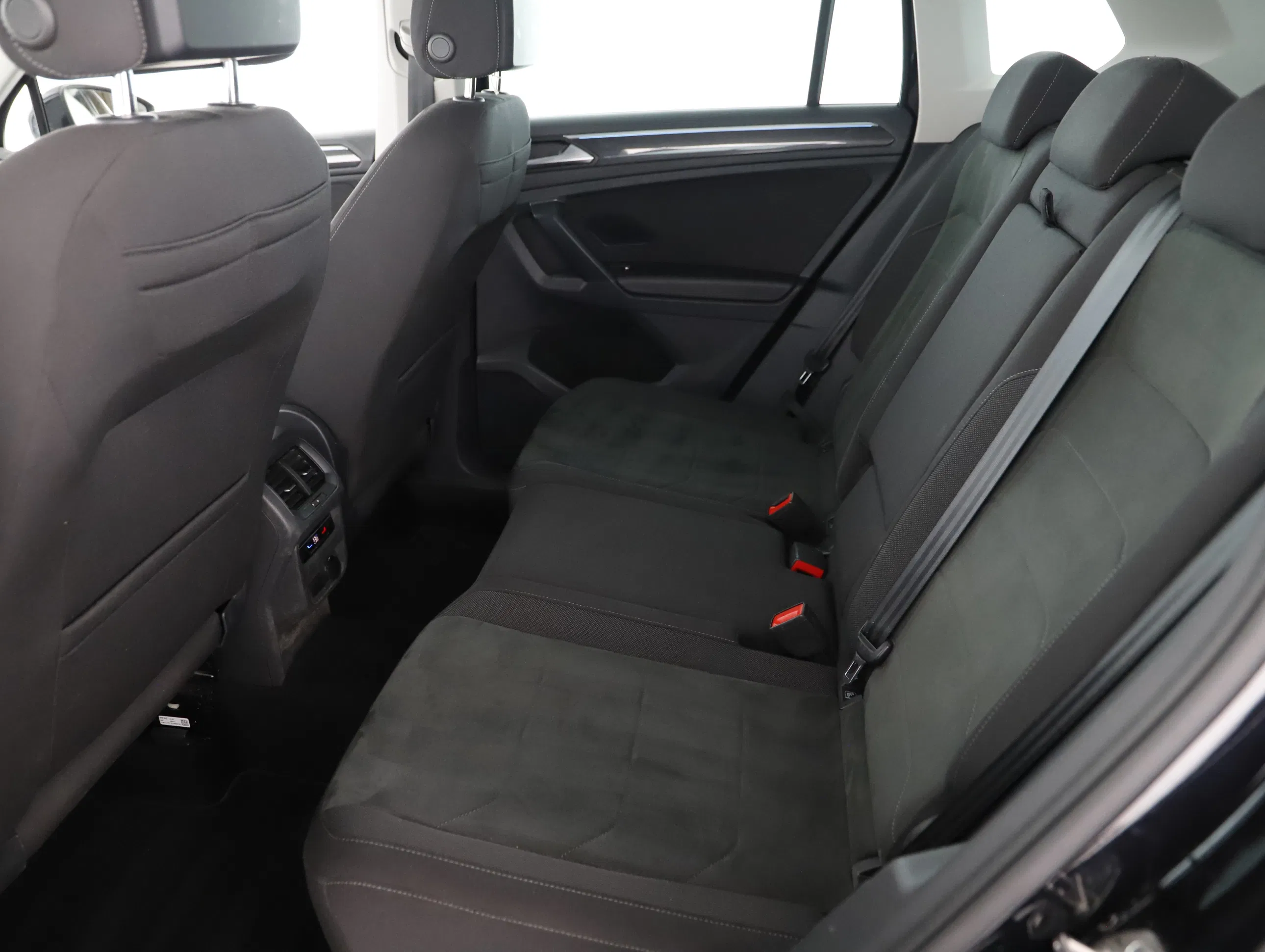 VW Tiguan 2.0 TDI BMT Elegance | Bild 17 von 21
