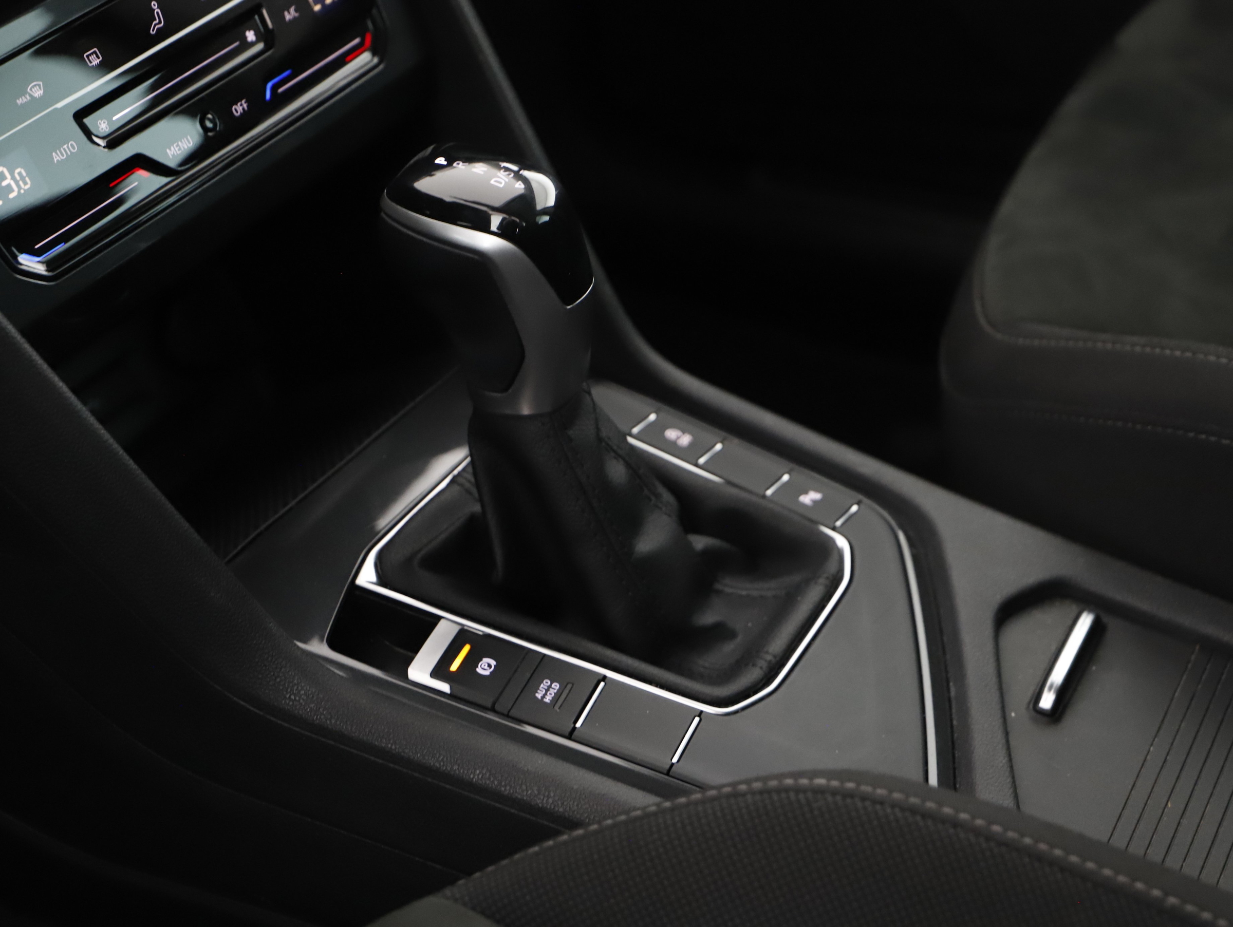 VW Tiguan 2.0 TDI BMT Elegance | Bild 13 von 21