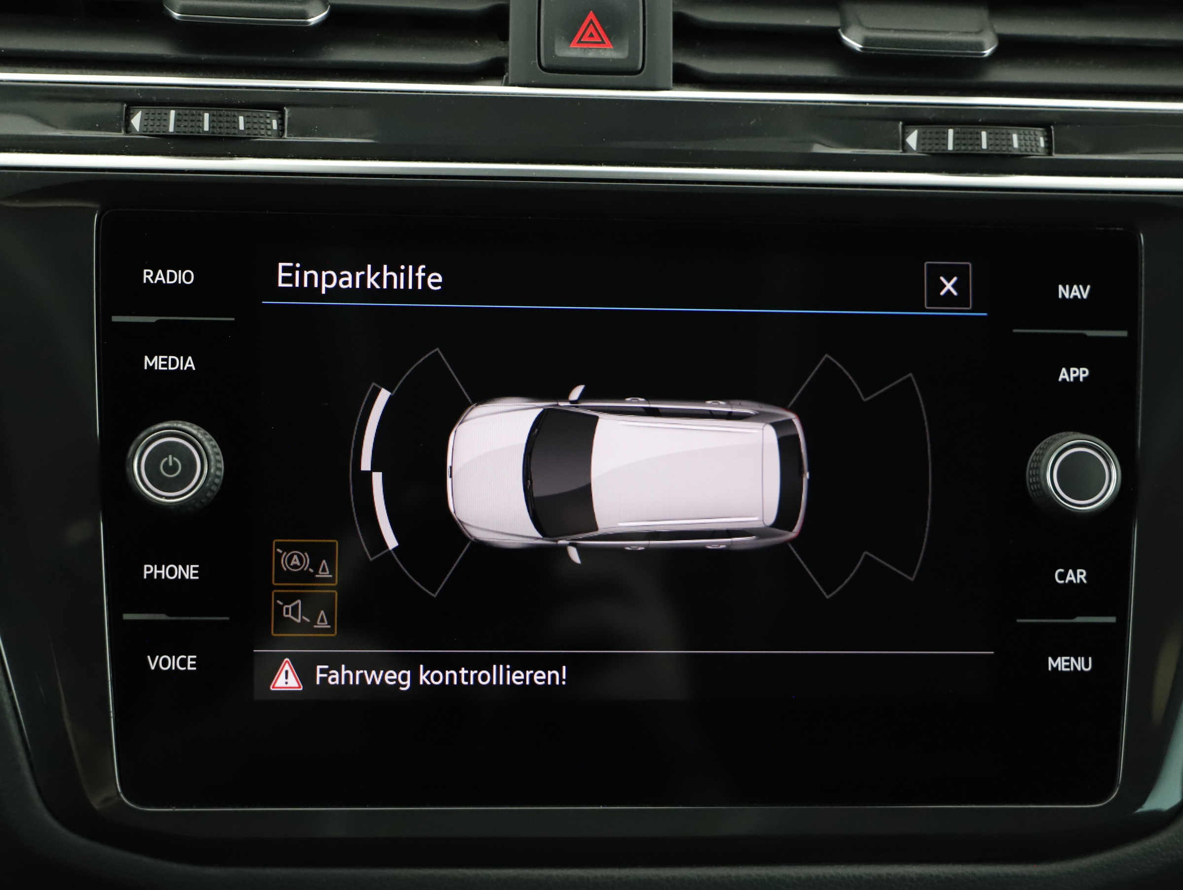VW Tiguan 2.0 TDI BMT Elegance | Bild 16 von 21