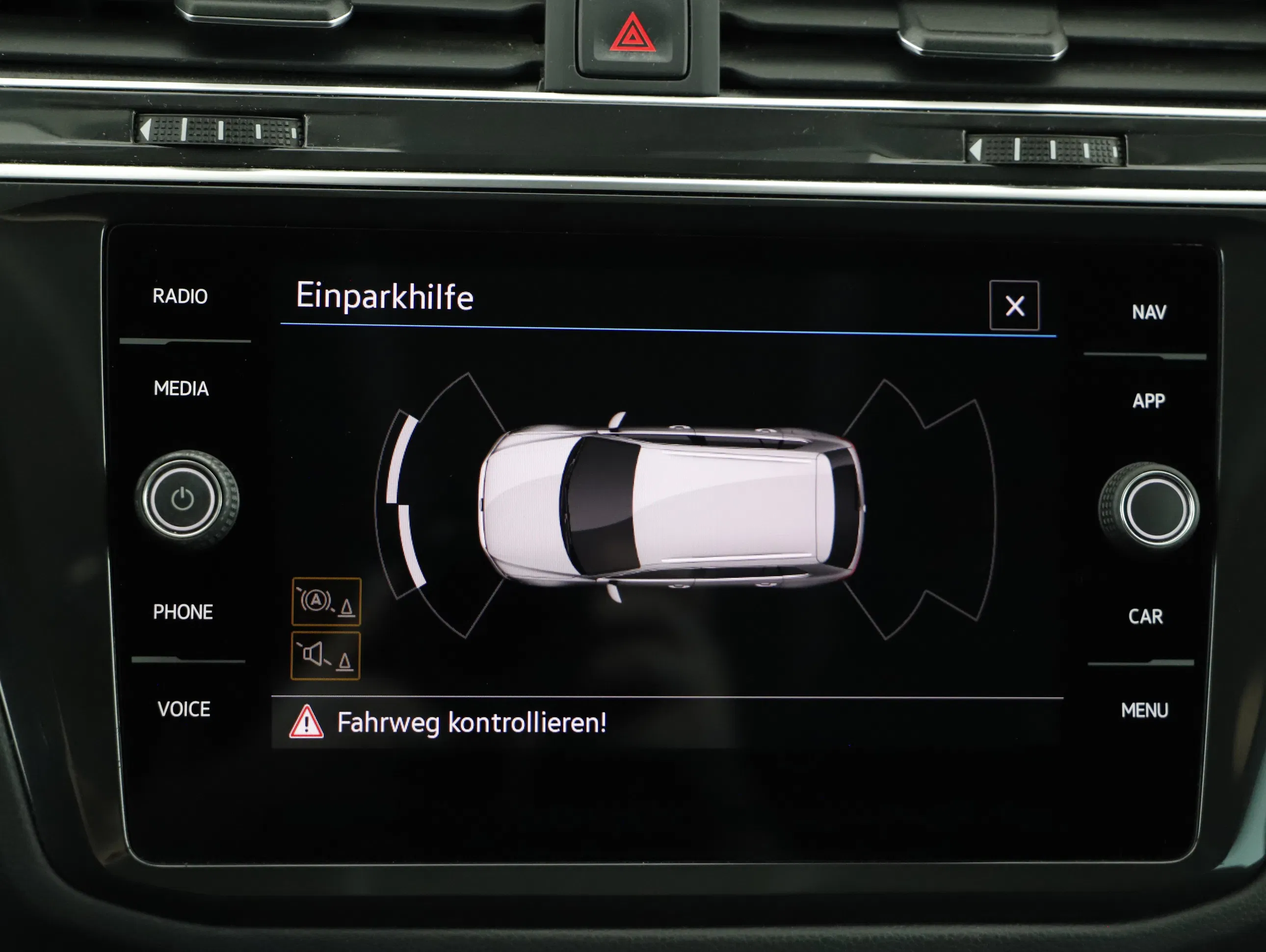 VW Tiguan 2.0 TDI BMT Elegance | Bild 16 von 21