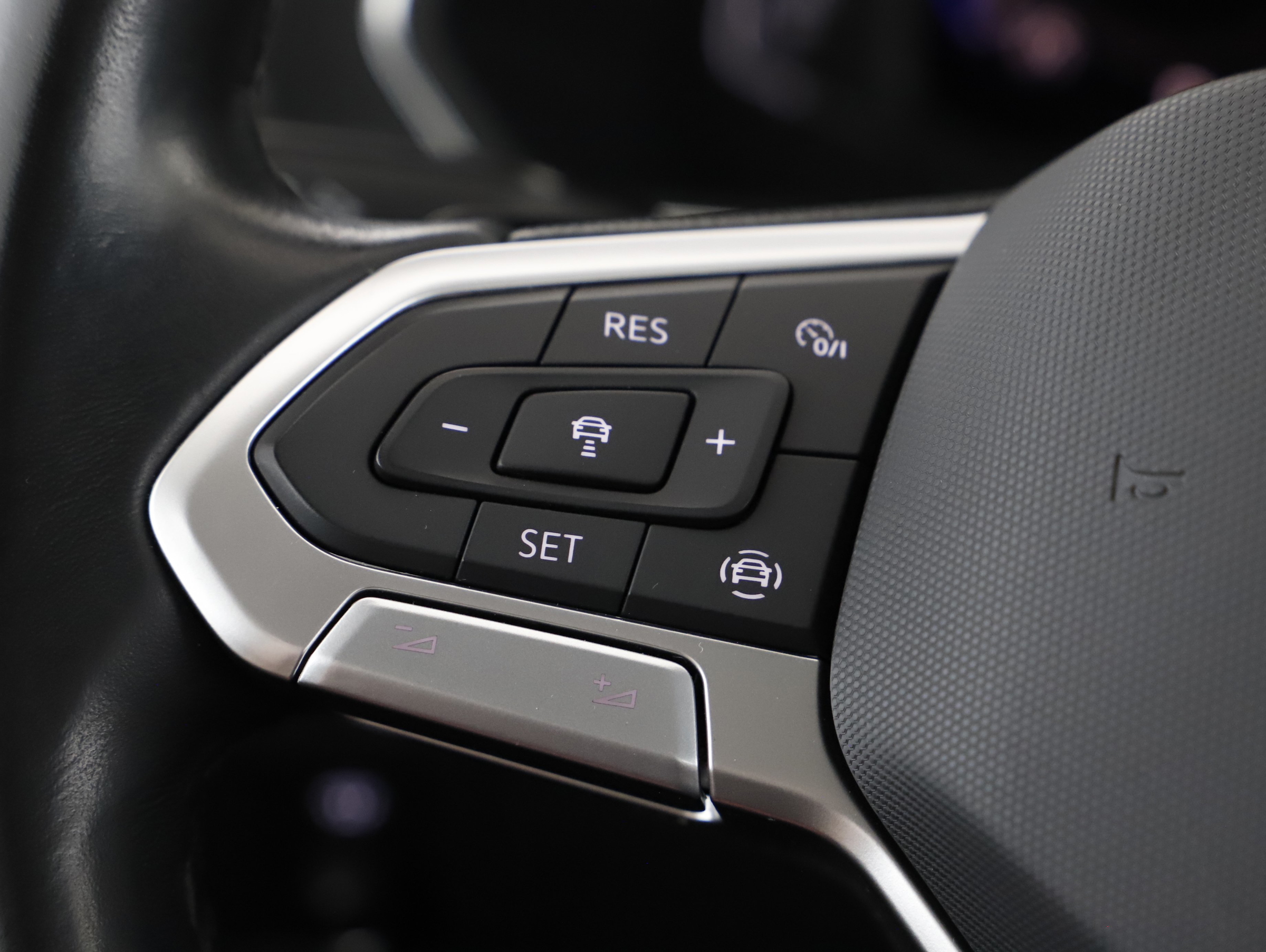 VW Tiguan Allsp 2.0TDI Life DSG | Bild 12 von 22