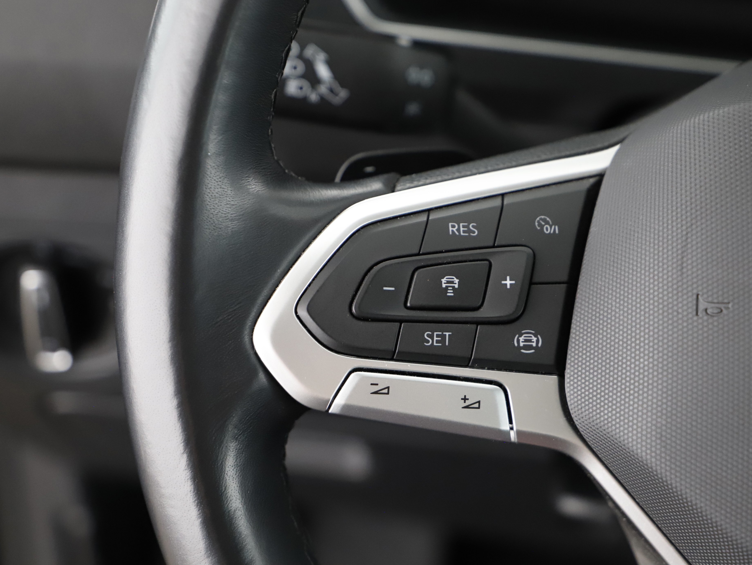 VW Tiguan Allspace 2.0 TDI Life | Bild 8 von 23
