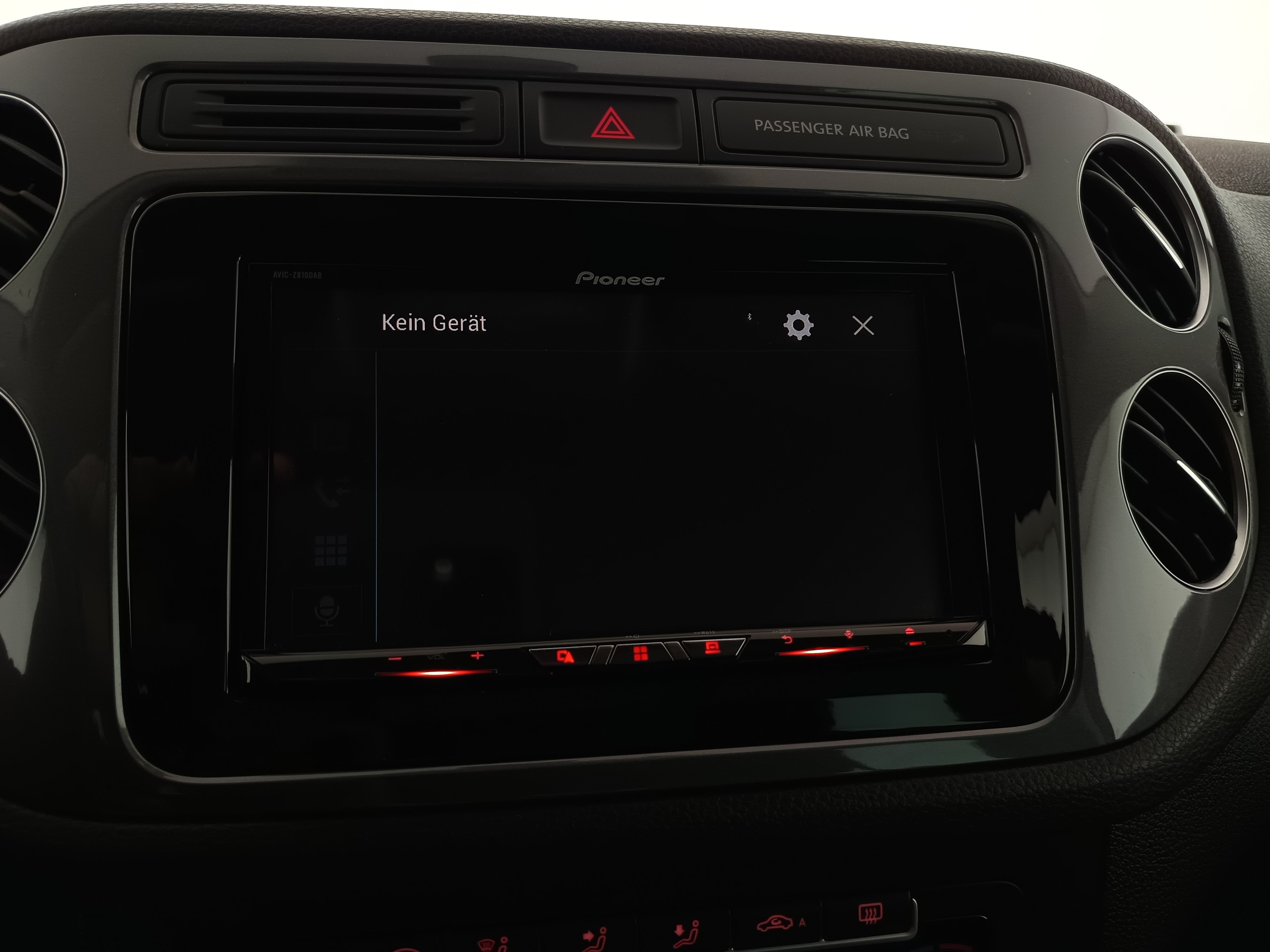 VW Tiguan 2.0 TDI BlueMotion Karat Tech | Bild 19 von 31