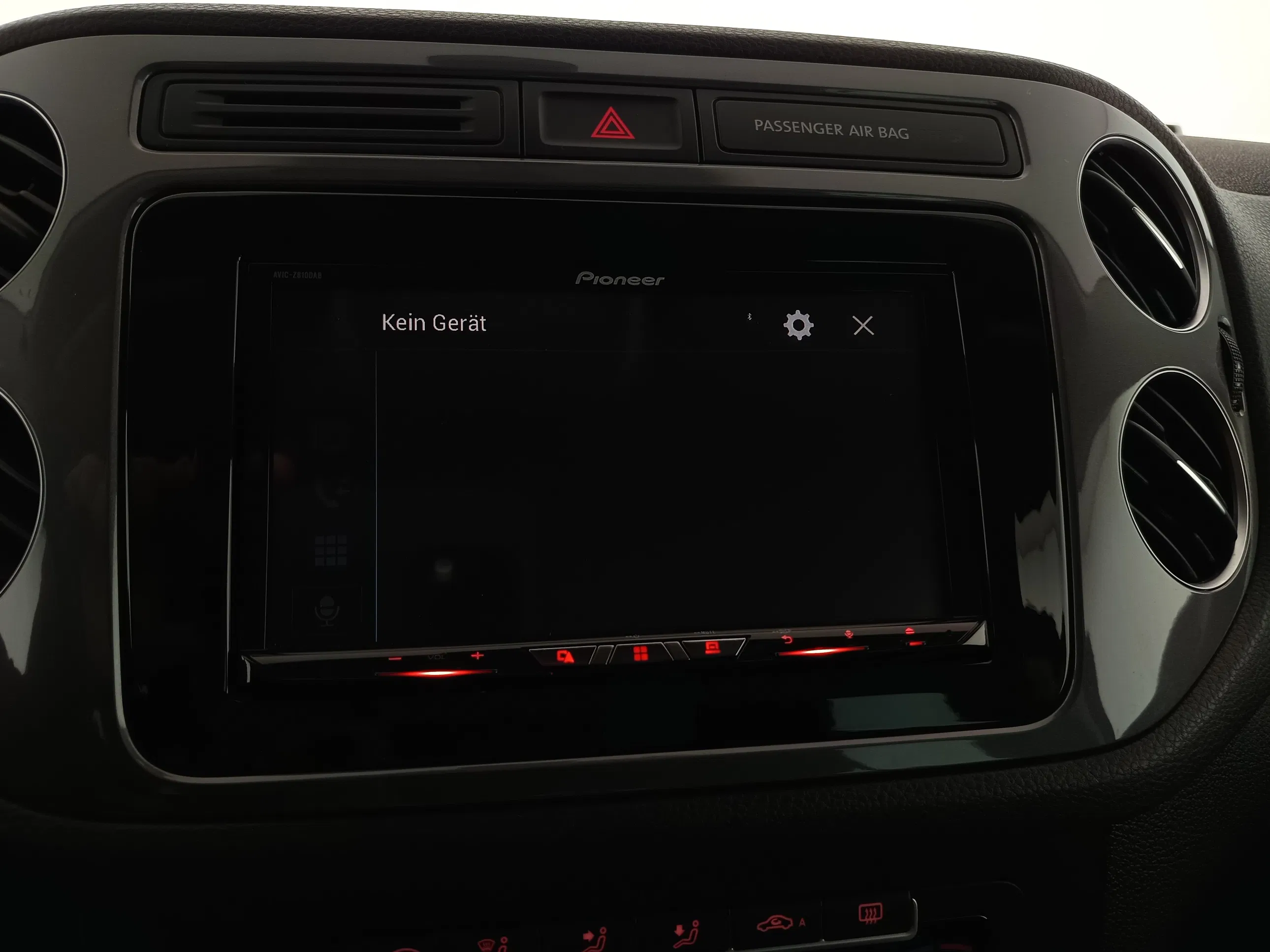 VW Tiguan 2.0 TDI BlueMotion Karat Tech | Bild 19 von 31