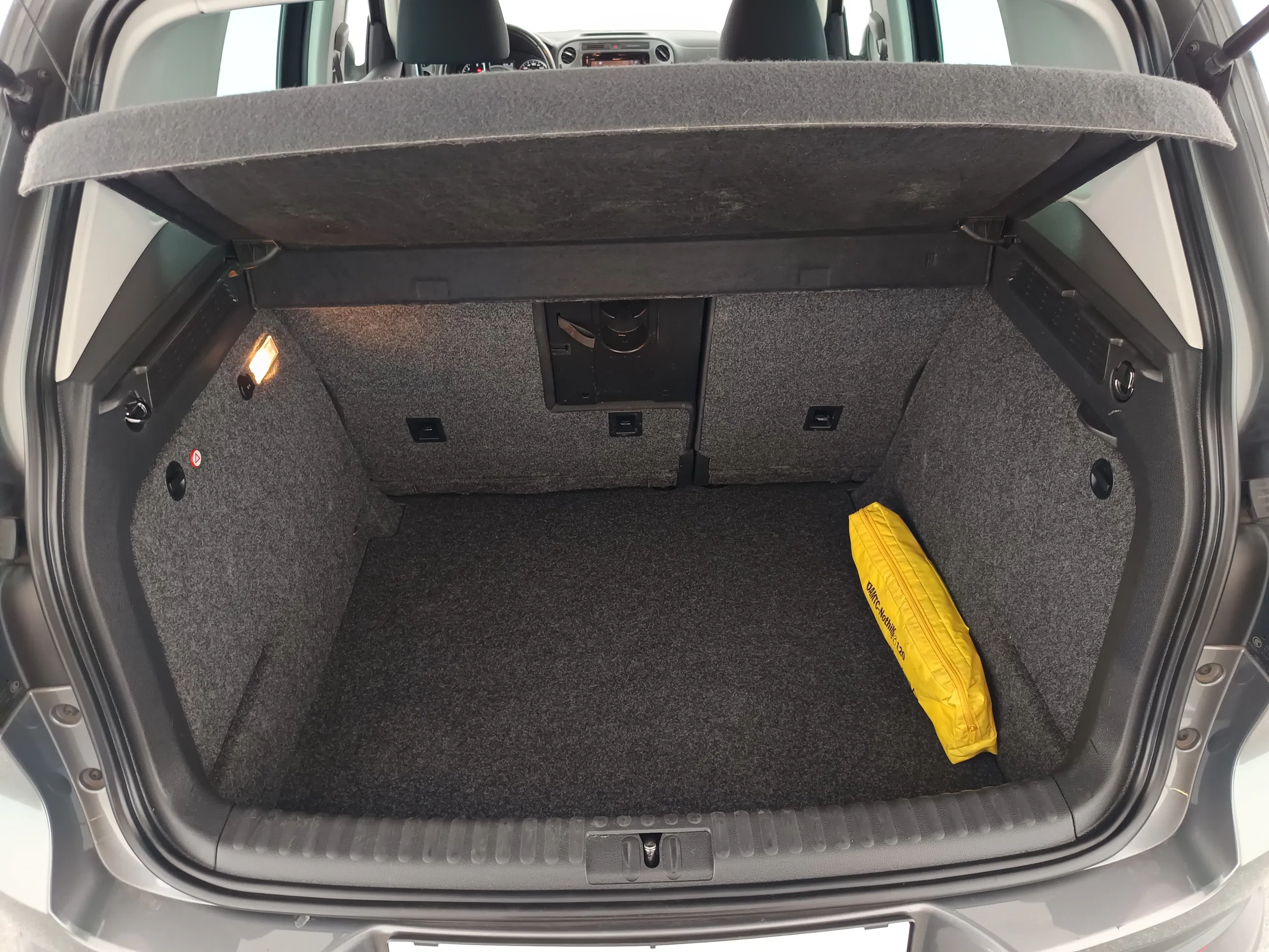 VW Tiguan 2.0 TDI BlueMotion Karat Tech | Bild 26 von 31